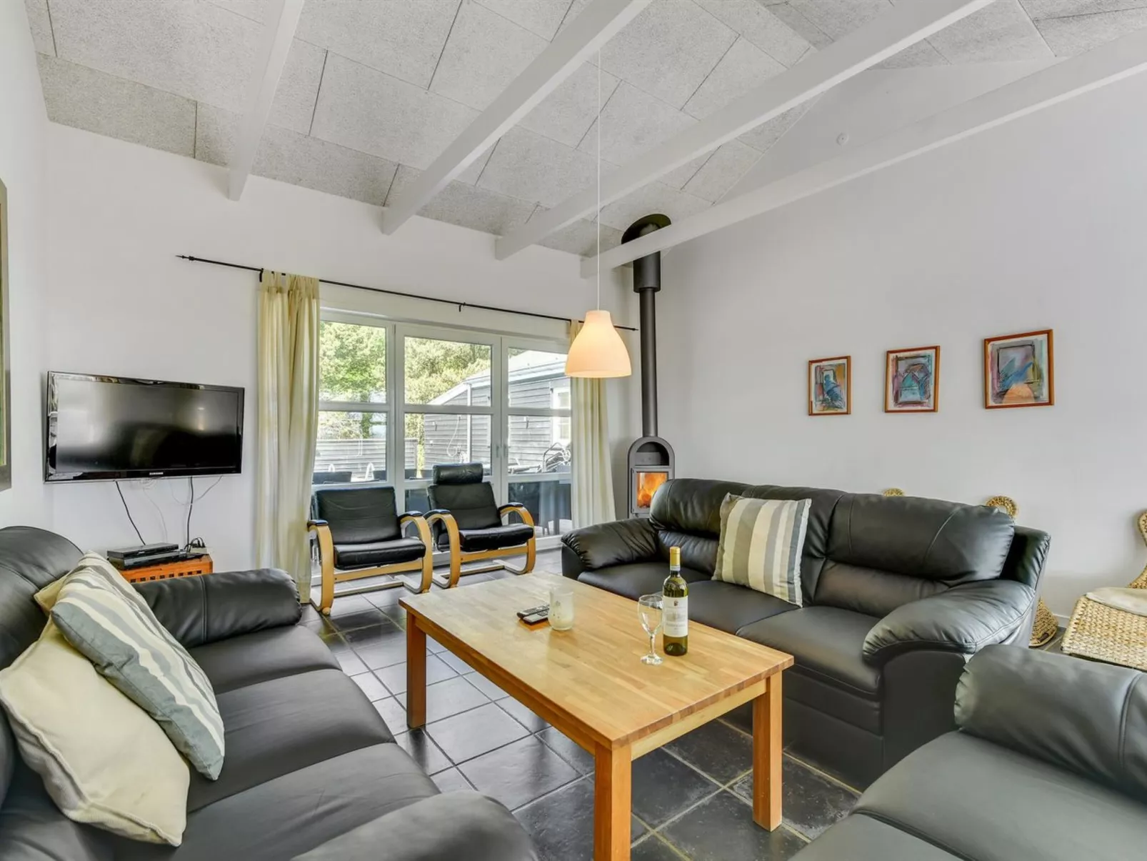 "Svanborg" - 3.7km from the sea-Inside
