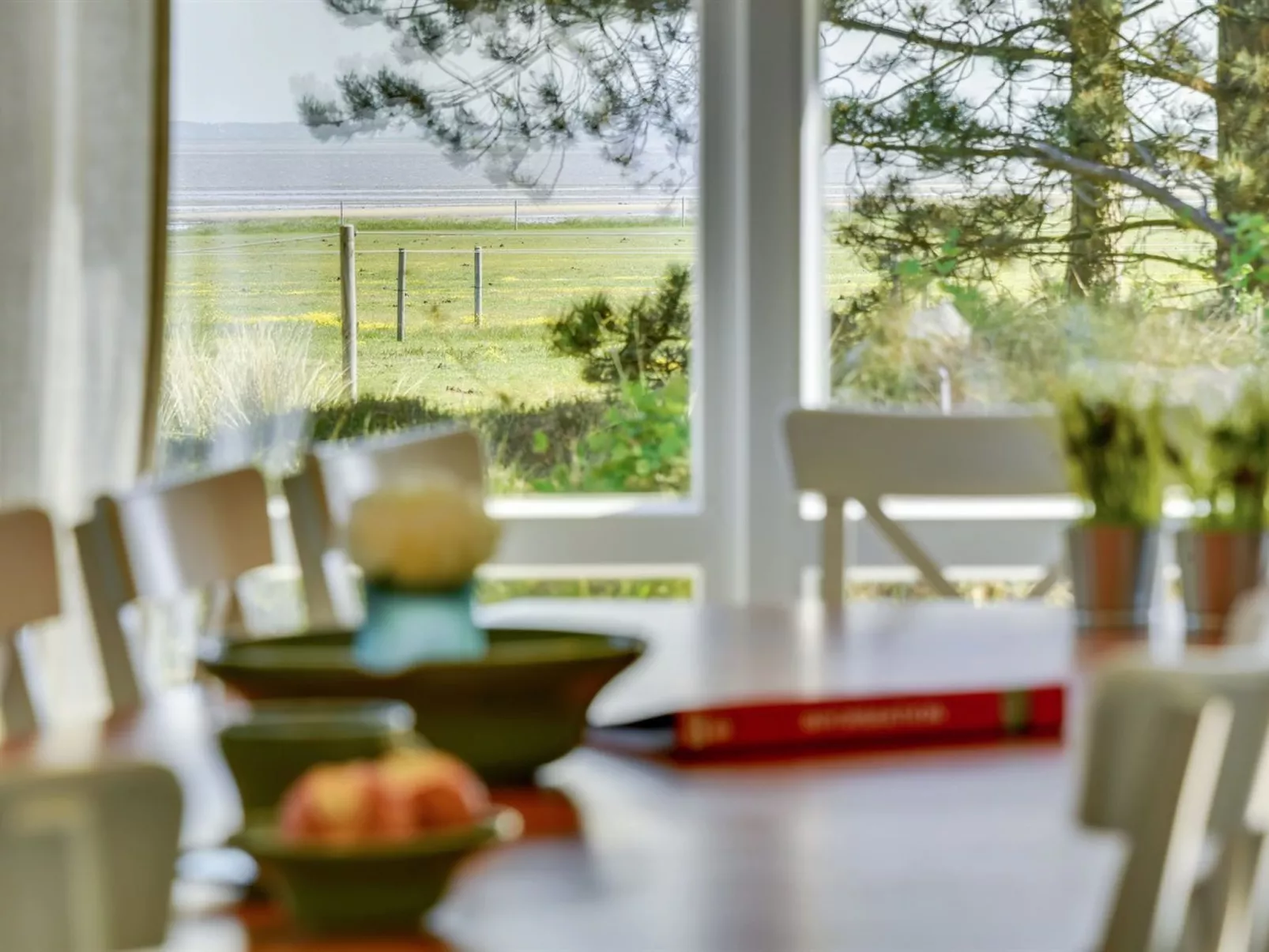 "Svanborg" - 3.7km from the sea-Inside
