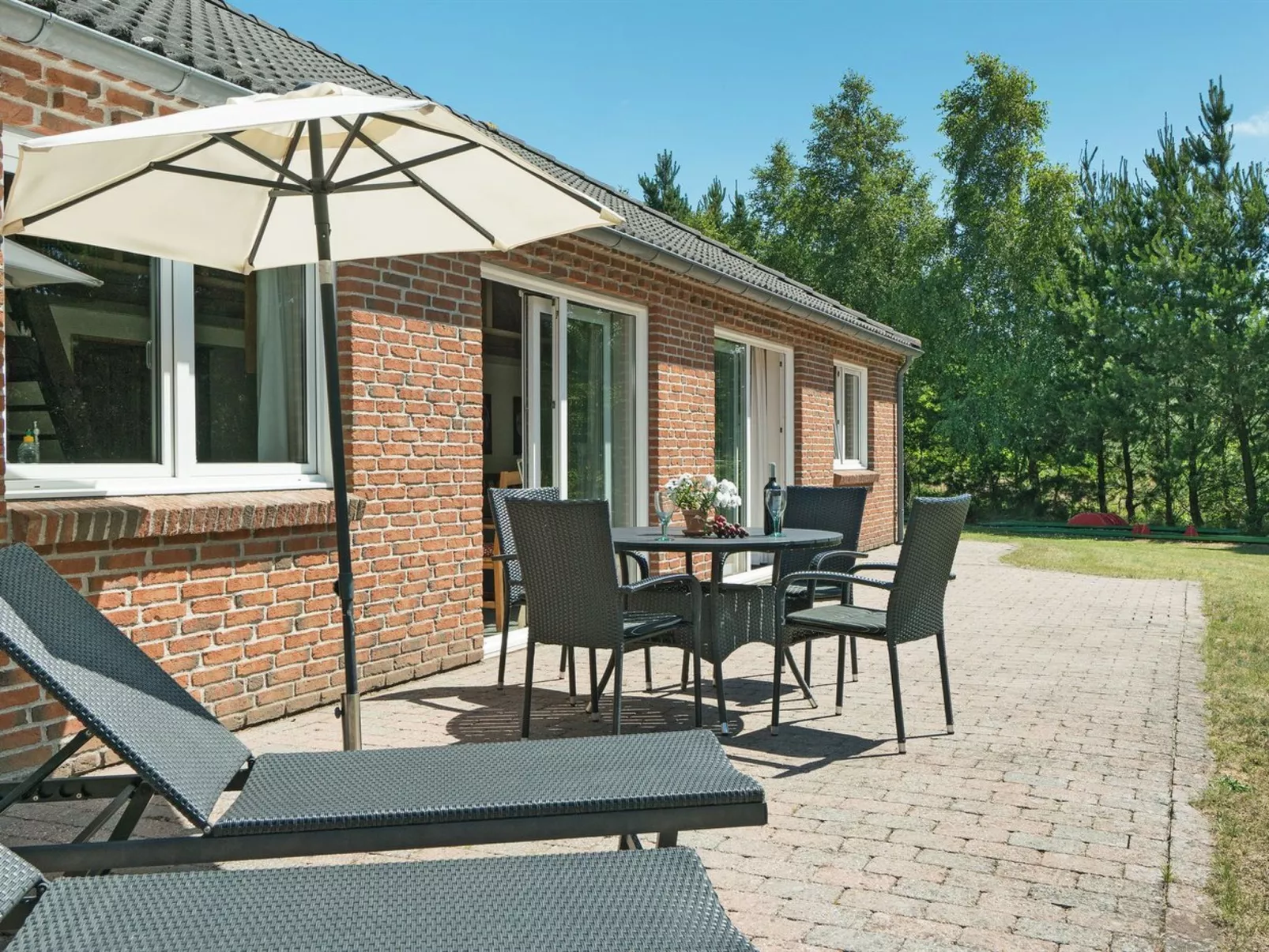 "Arletty" - 1km from the sea-Draußen