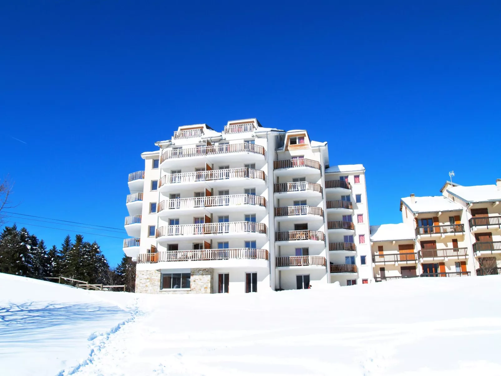 Les Balcons d'Ax-Outside
