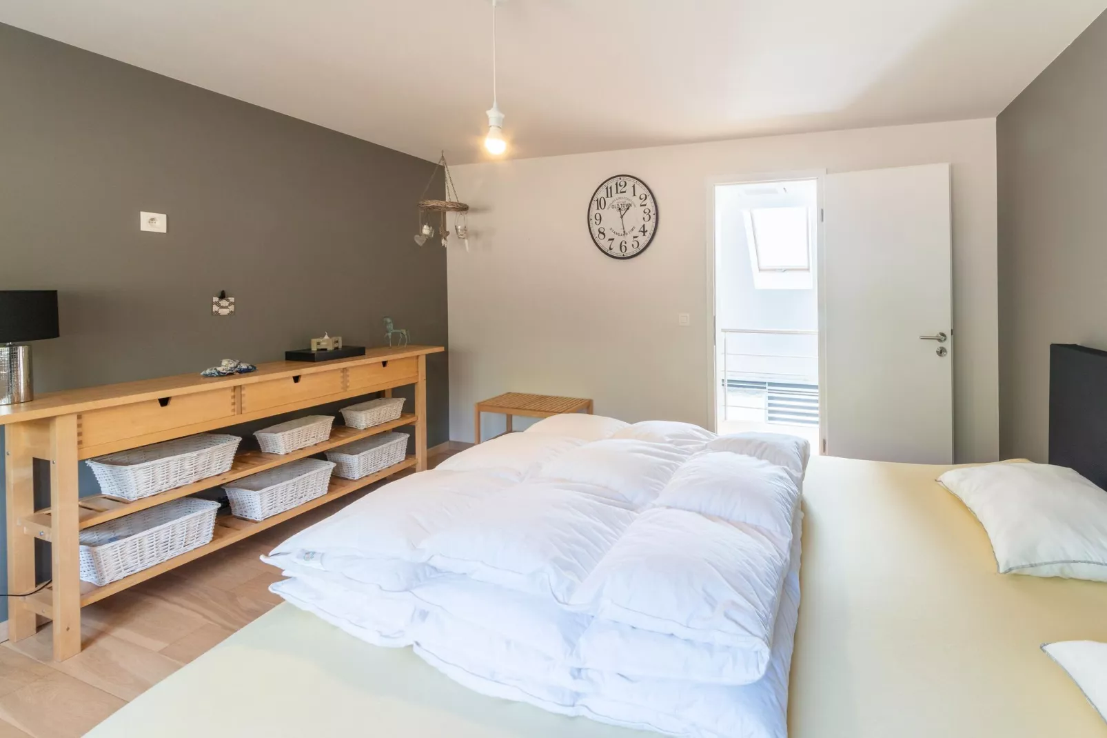 Elveno-Bedroom