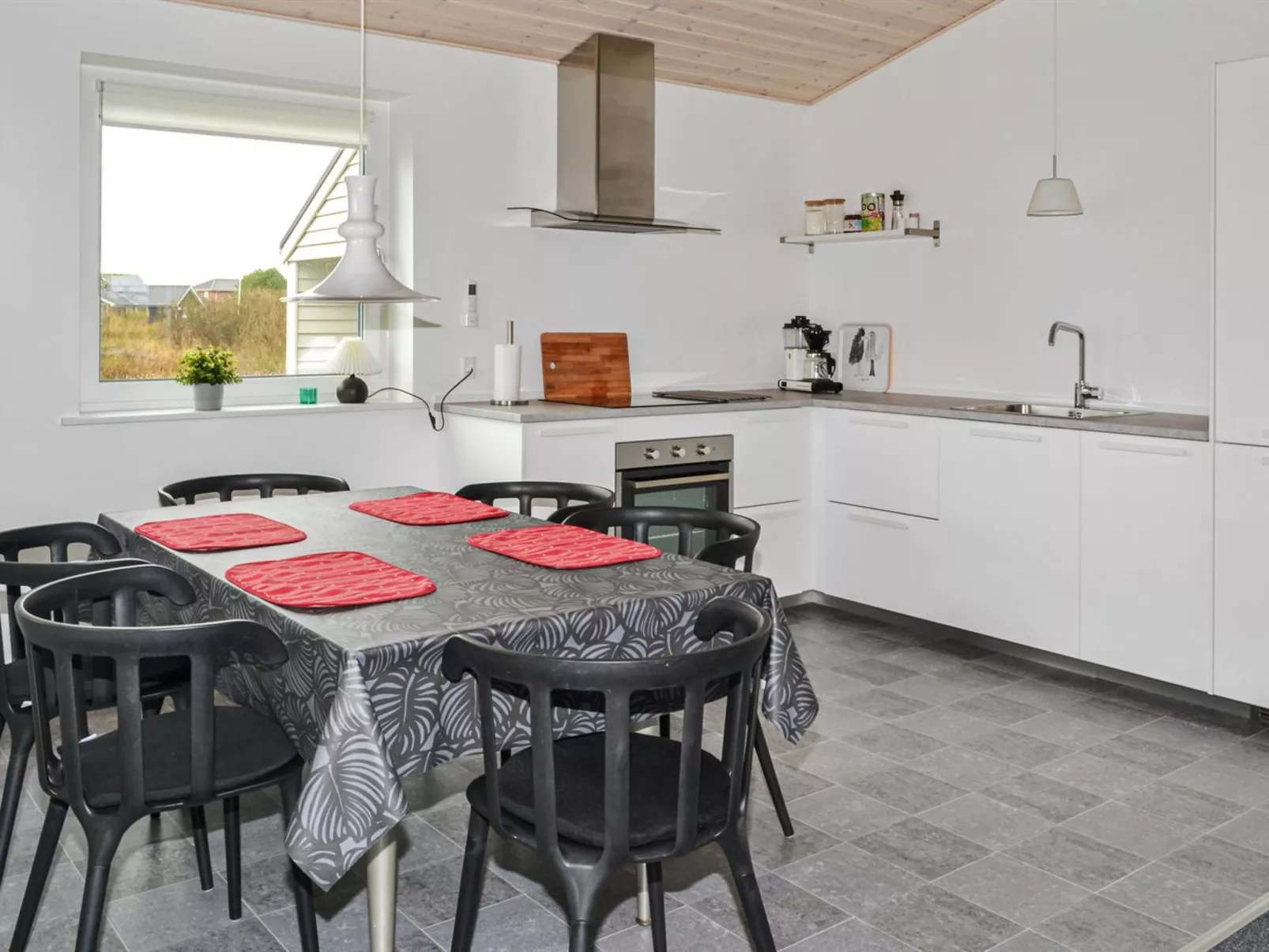 "Eldora" - 1.4km from the sea-Inside