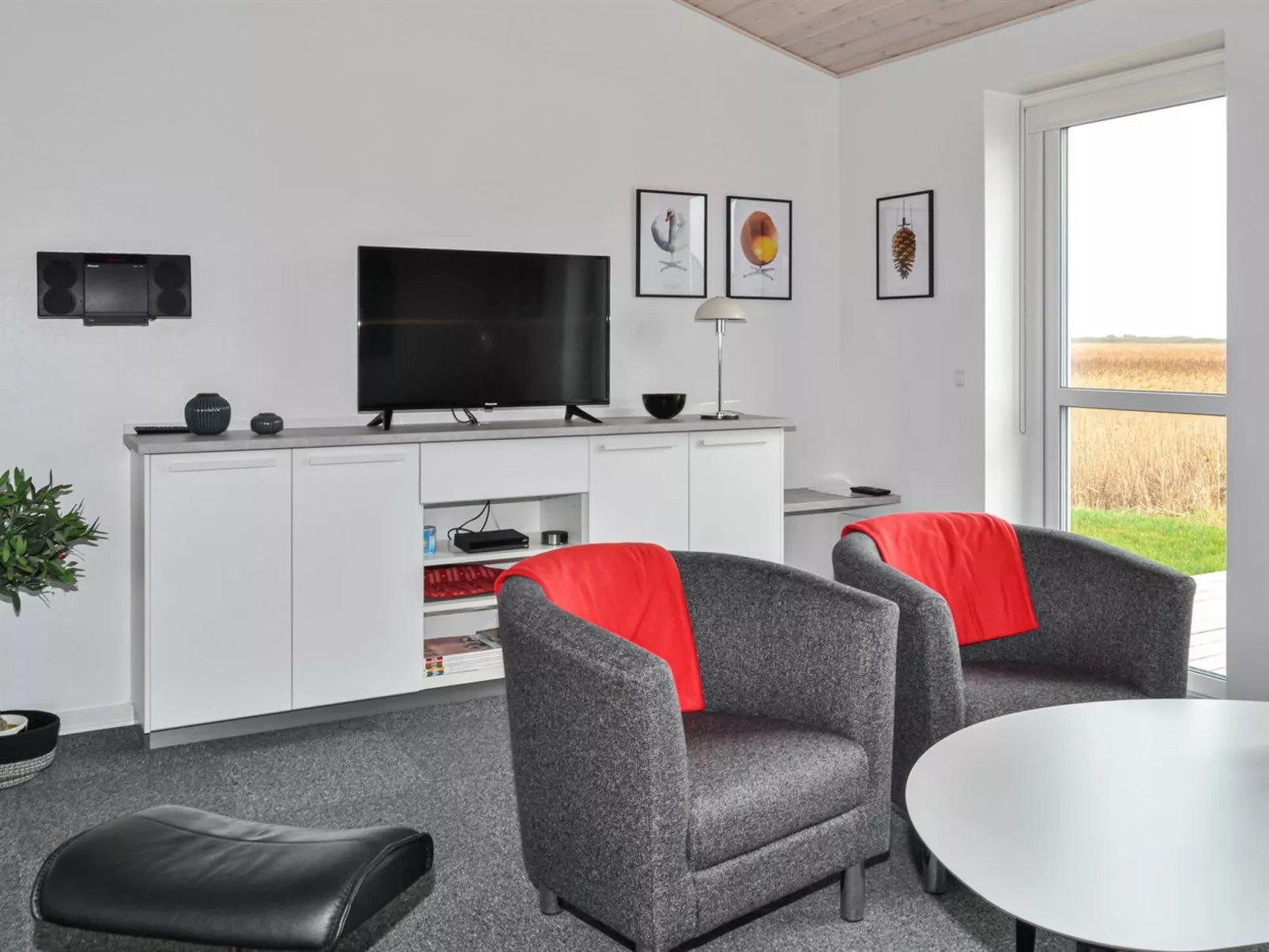 "Eldora" - 1.4km from the sea-Inside