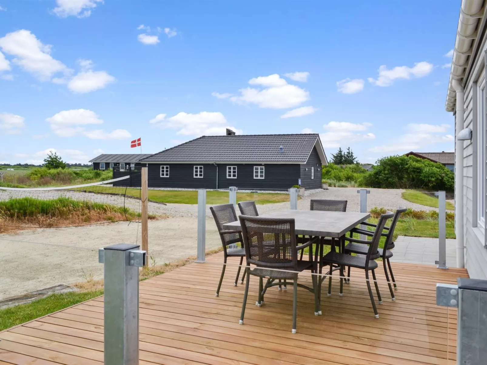 "Eldora" - 1.4km from the sea-Outside