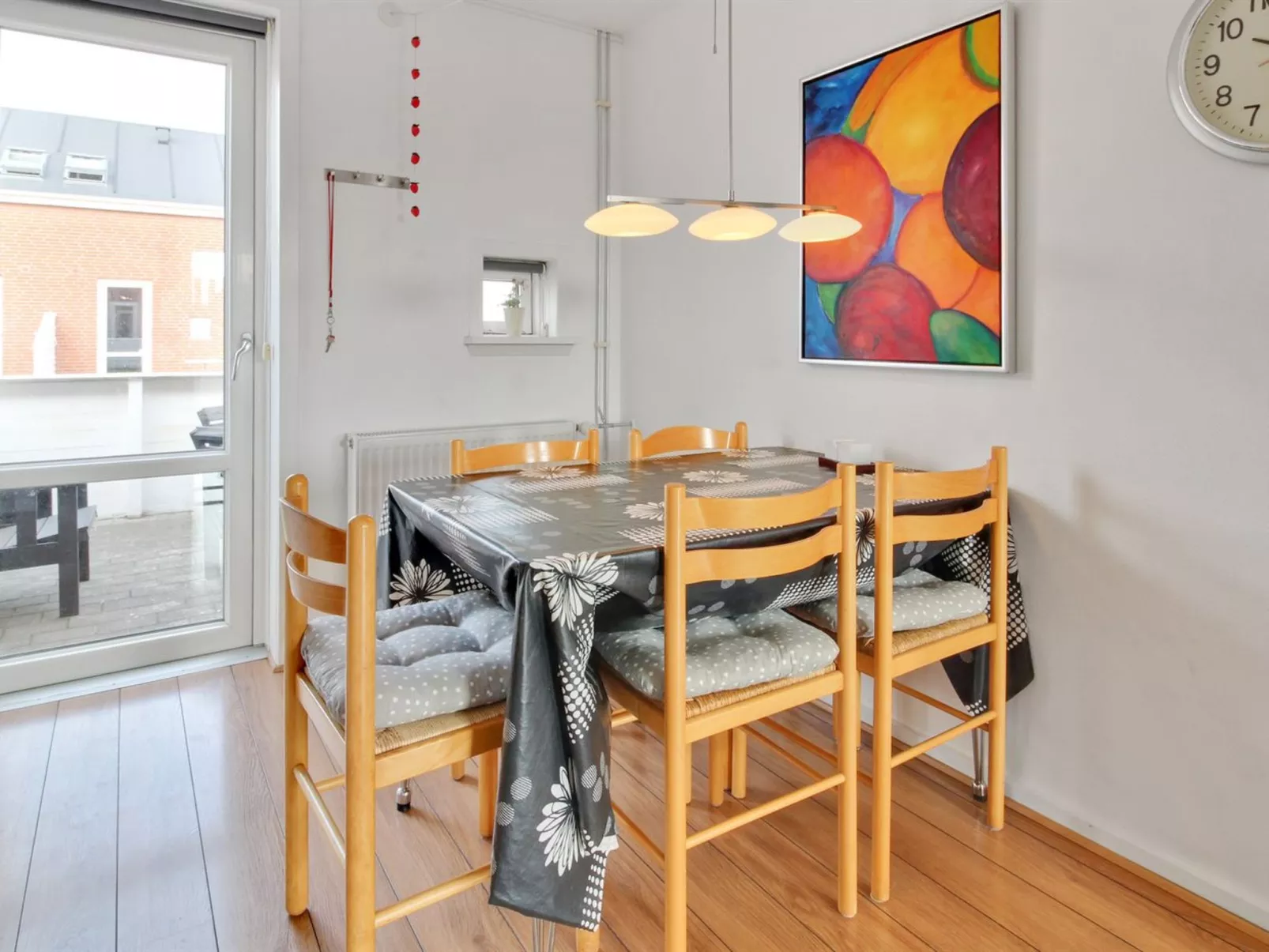 "Asved" - 2.3km from the sea-Drinnen