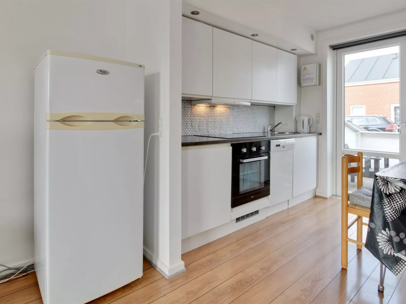 "Asved" - 2.3km from the sea-Drinnen