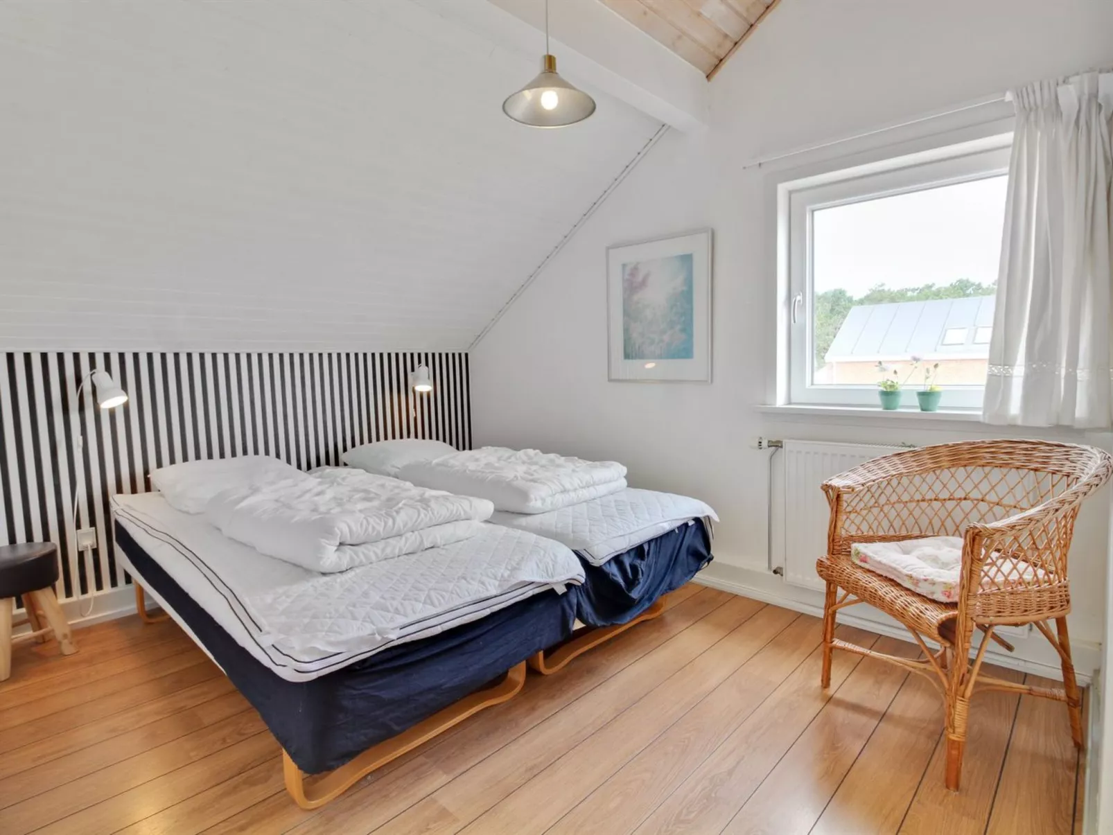 "Asved" - 2.3km from the sea-Drinnen