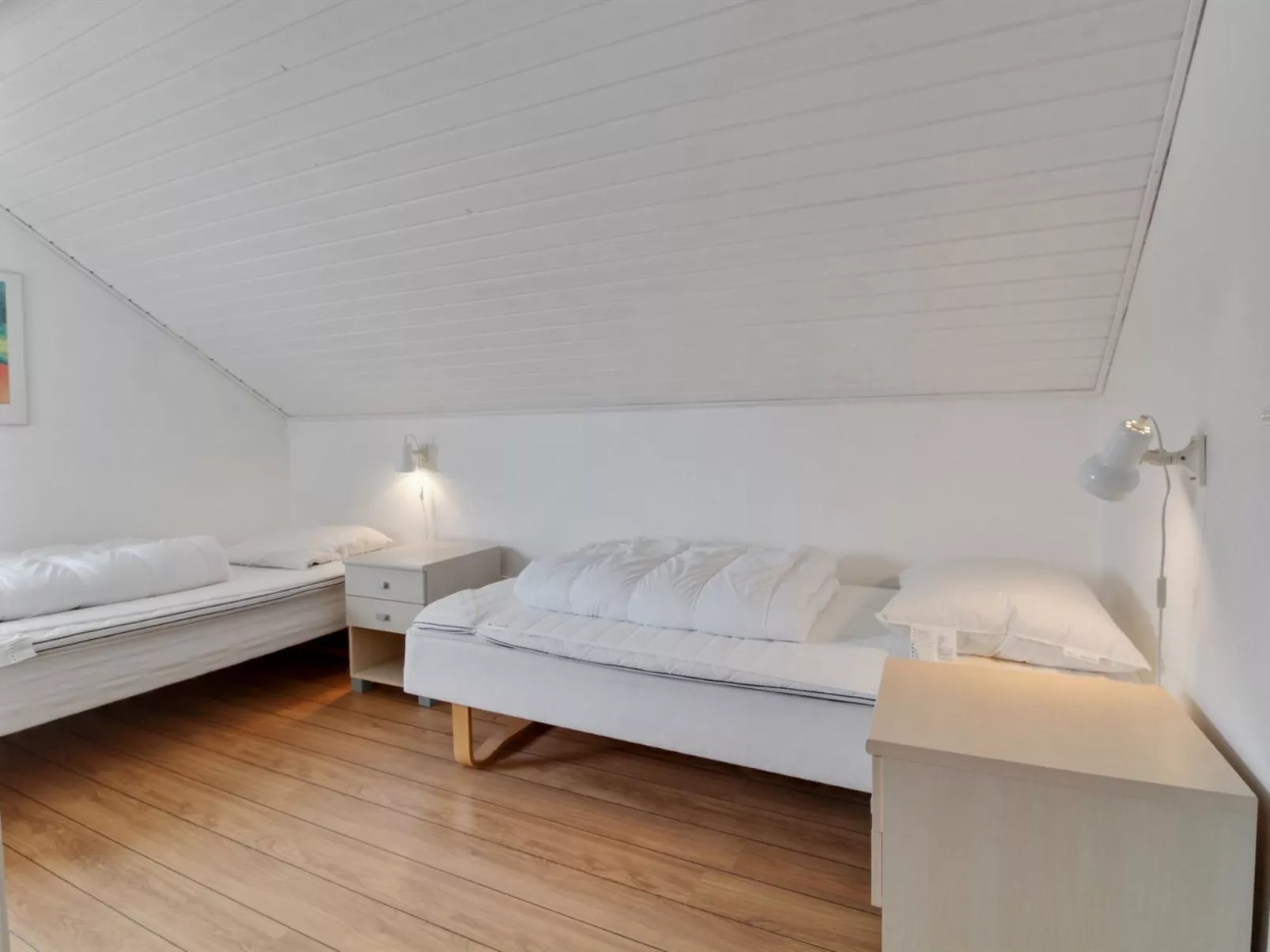 "Asved" - 2.3km from the sea-Drinnen
