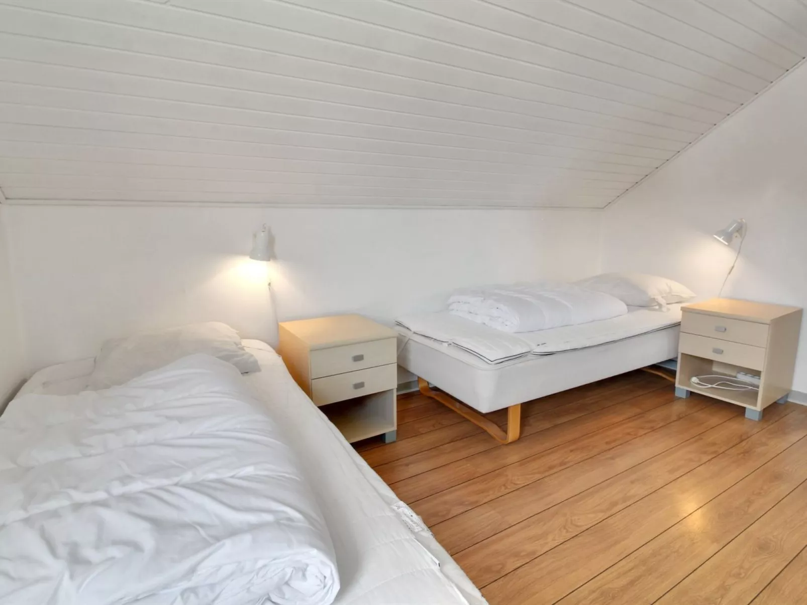 "Asved" - 2.3km from the sea-Drinnen