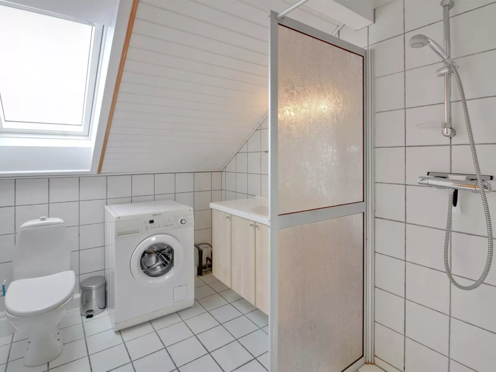 "Asved" - 2.3km from the sea-Drinnen