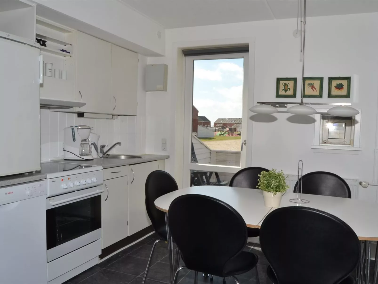 "Aldora" - 2.3km from the sea-Inside