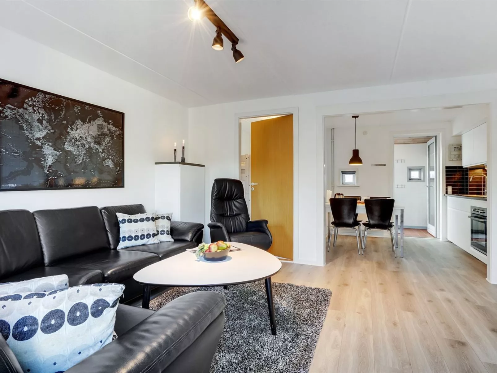 "Enita" - 2.3km from the sea-Inside
