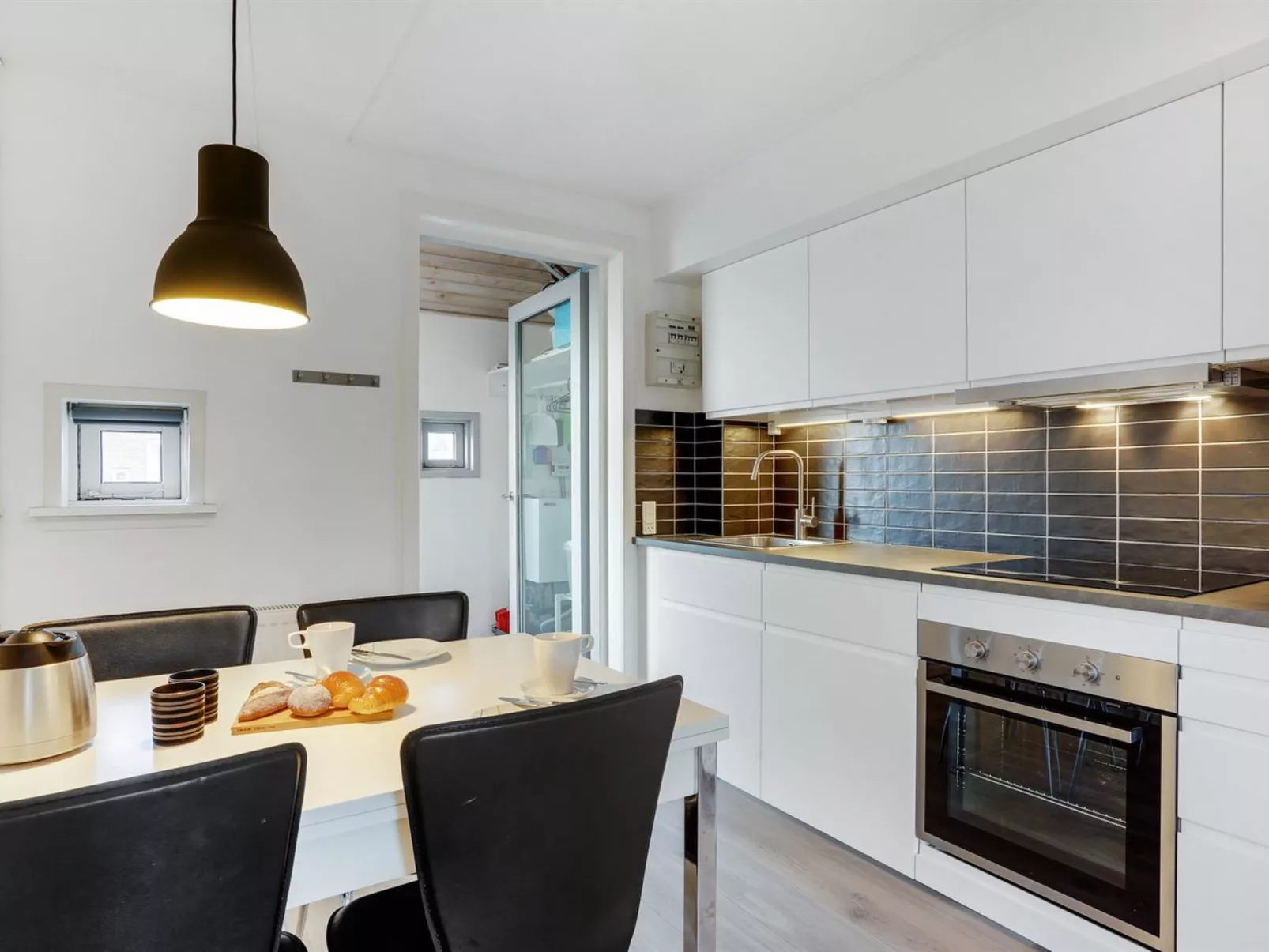 "Enita" - 2.3km from the sea-Inside