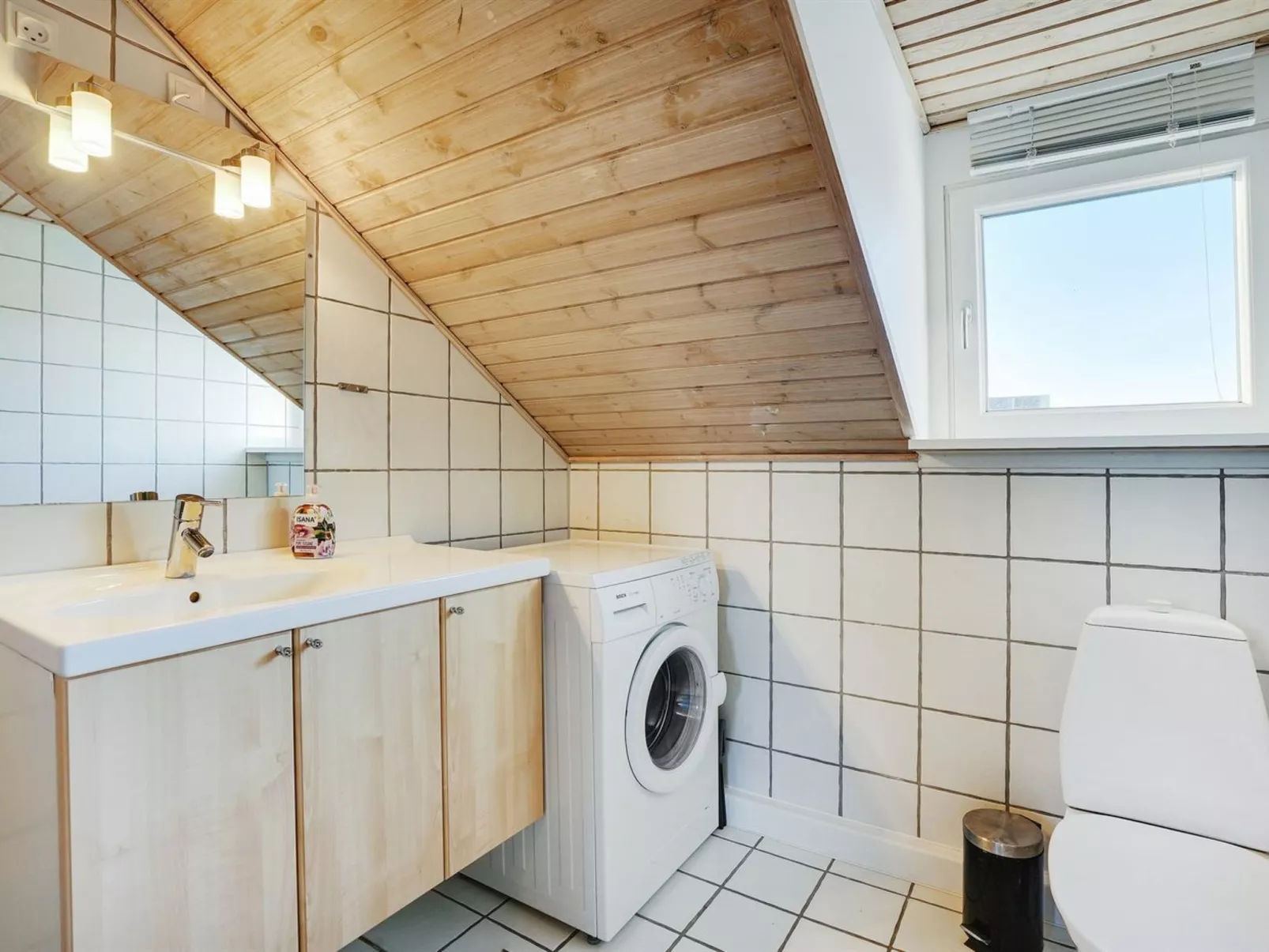 "Enita" - 2.3km from the sea-Inside