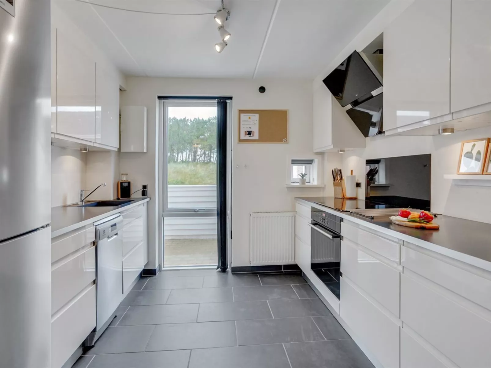 "Iffuer" - 2.3km from the sea-Inside