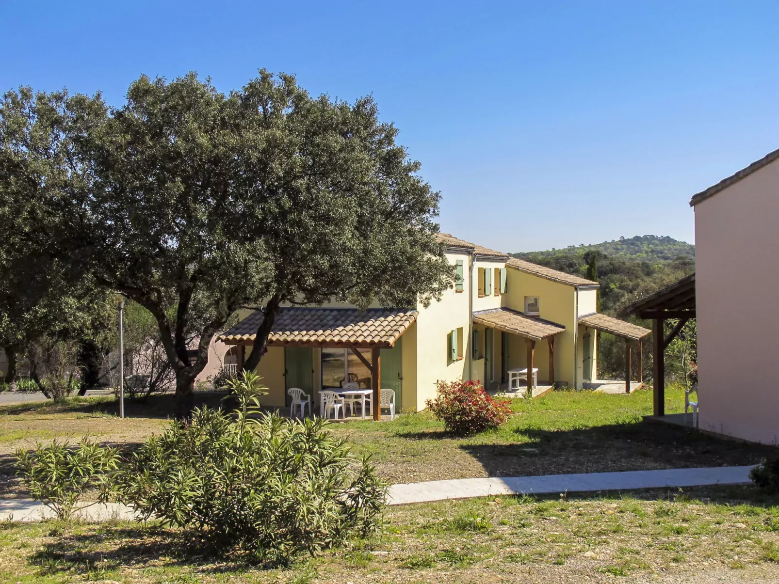 Les Portes des Cevennes-Outside