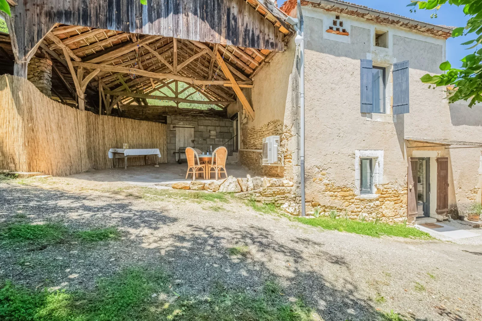 Gîte 1-Außenbereich Sommer