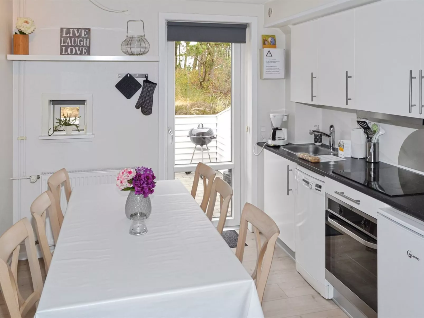 "Byriel" - 2.3km from the sea-Inside