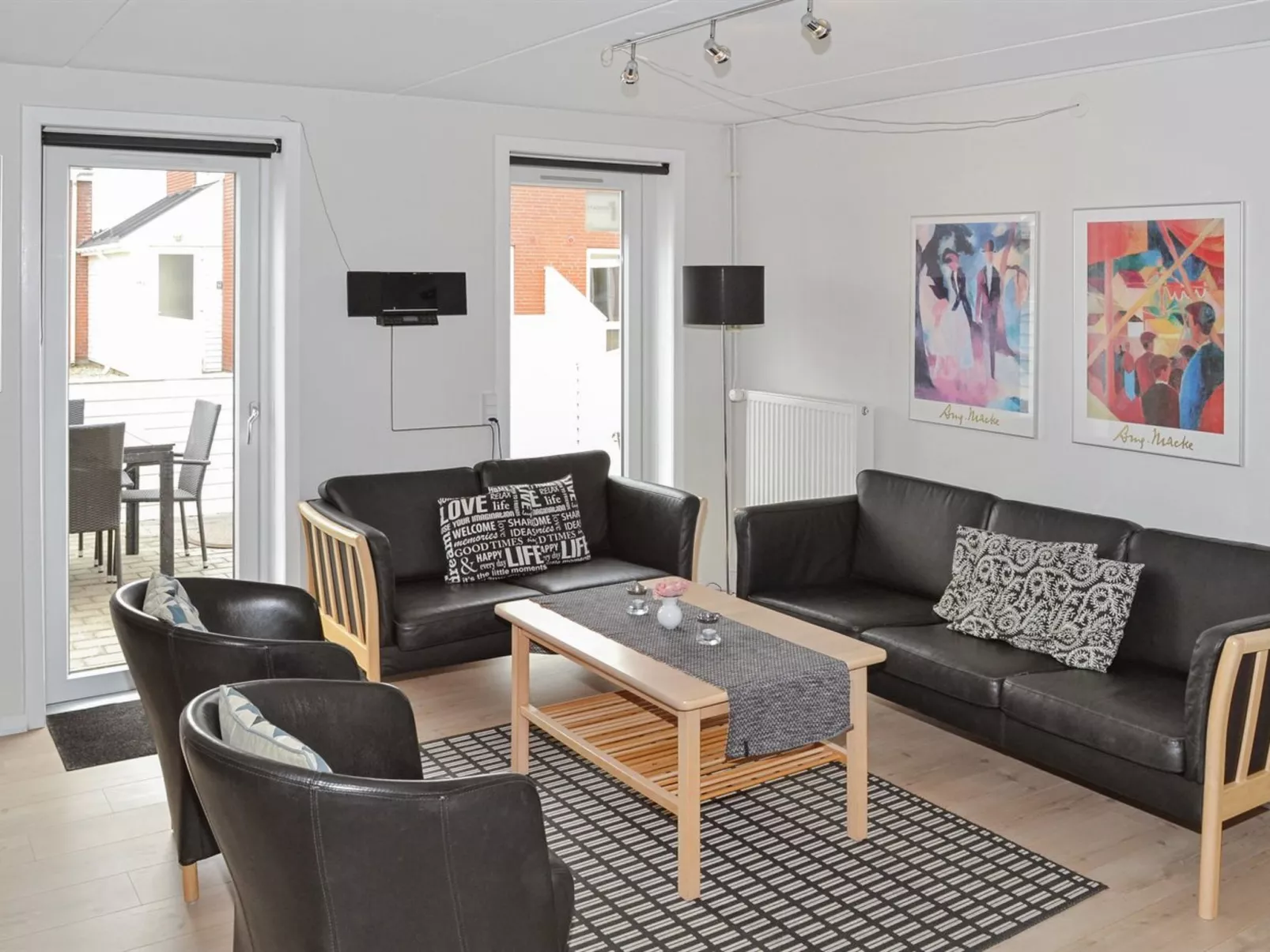 "Byriel" - 2.3km from the sea-Inside