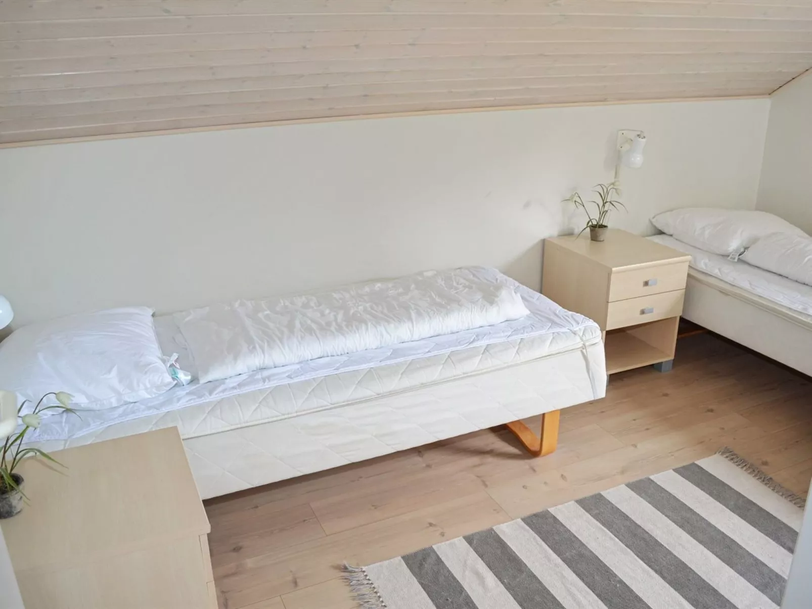 "Byriel" - 2.3km from the sea-Inside