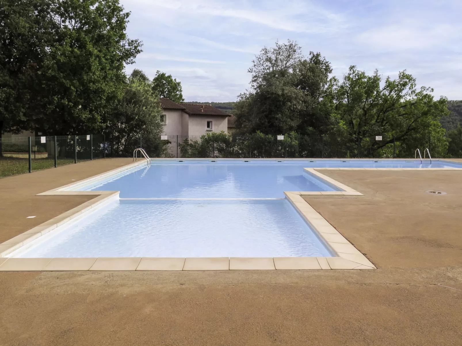 Domaine des Cazelles-Outside
