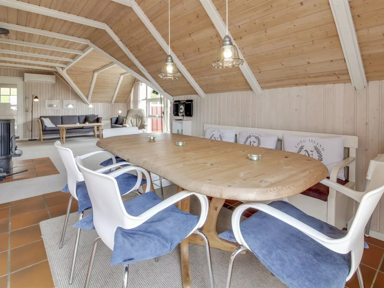 "Dida" - 3.1km from the sea-Inside