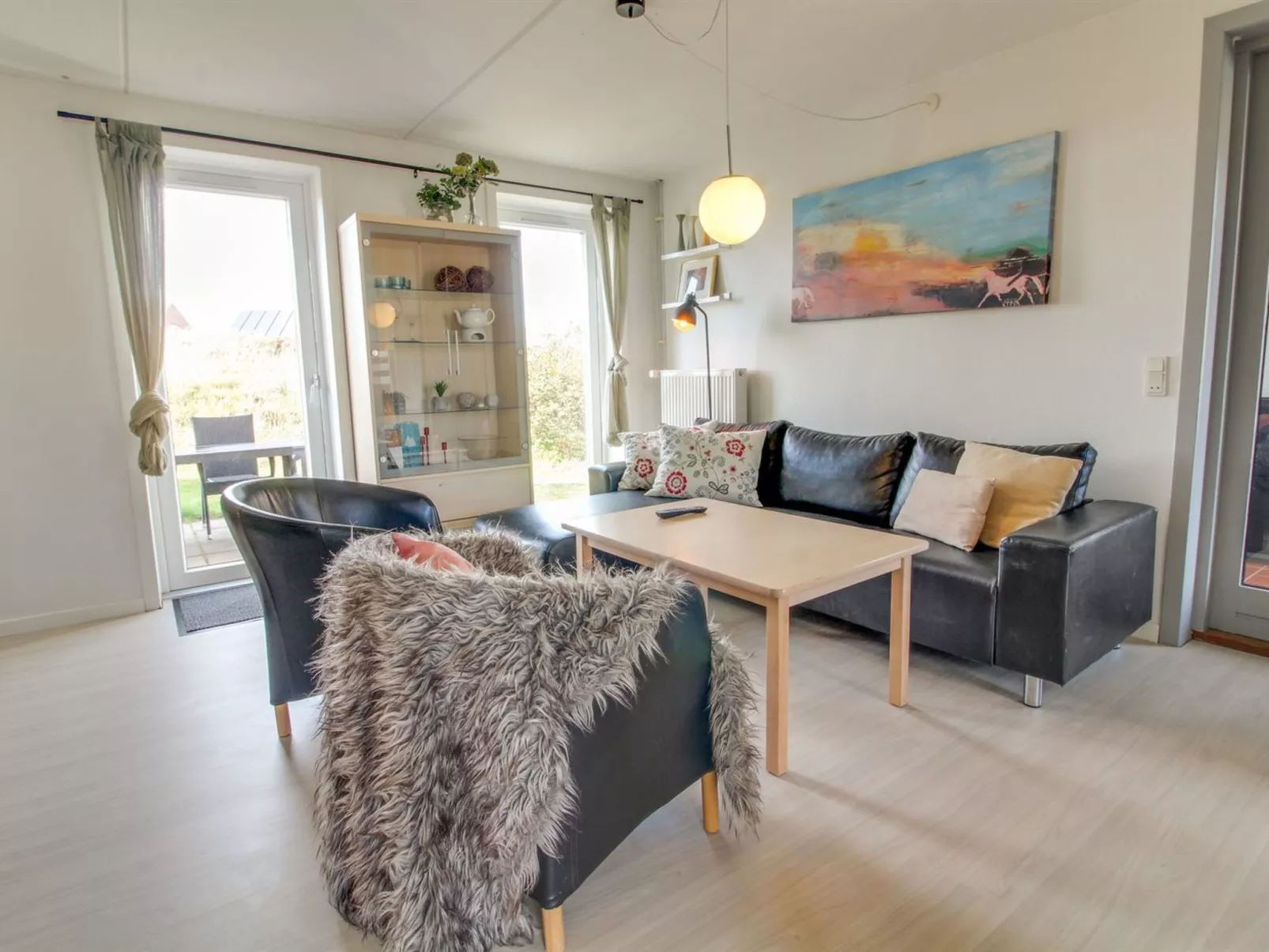 "Aswith" - 2.3km from the sea-Drinnen