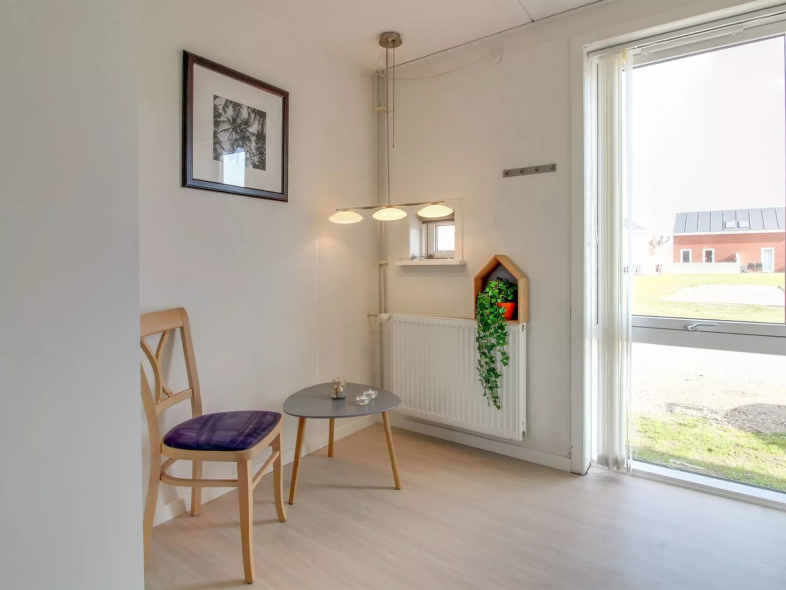 "Aswith" - 2.3km from the sea-Drinnen