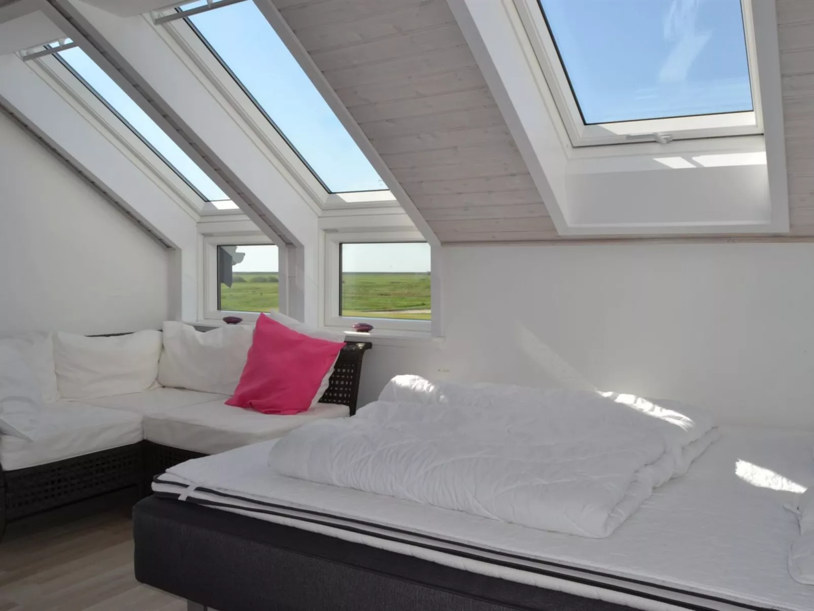 "Drita" - 2.3km from the sea-Inside