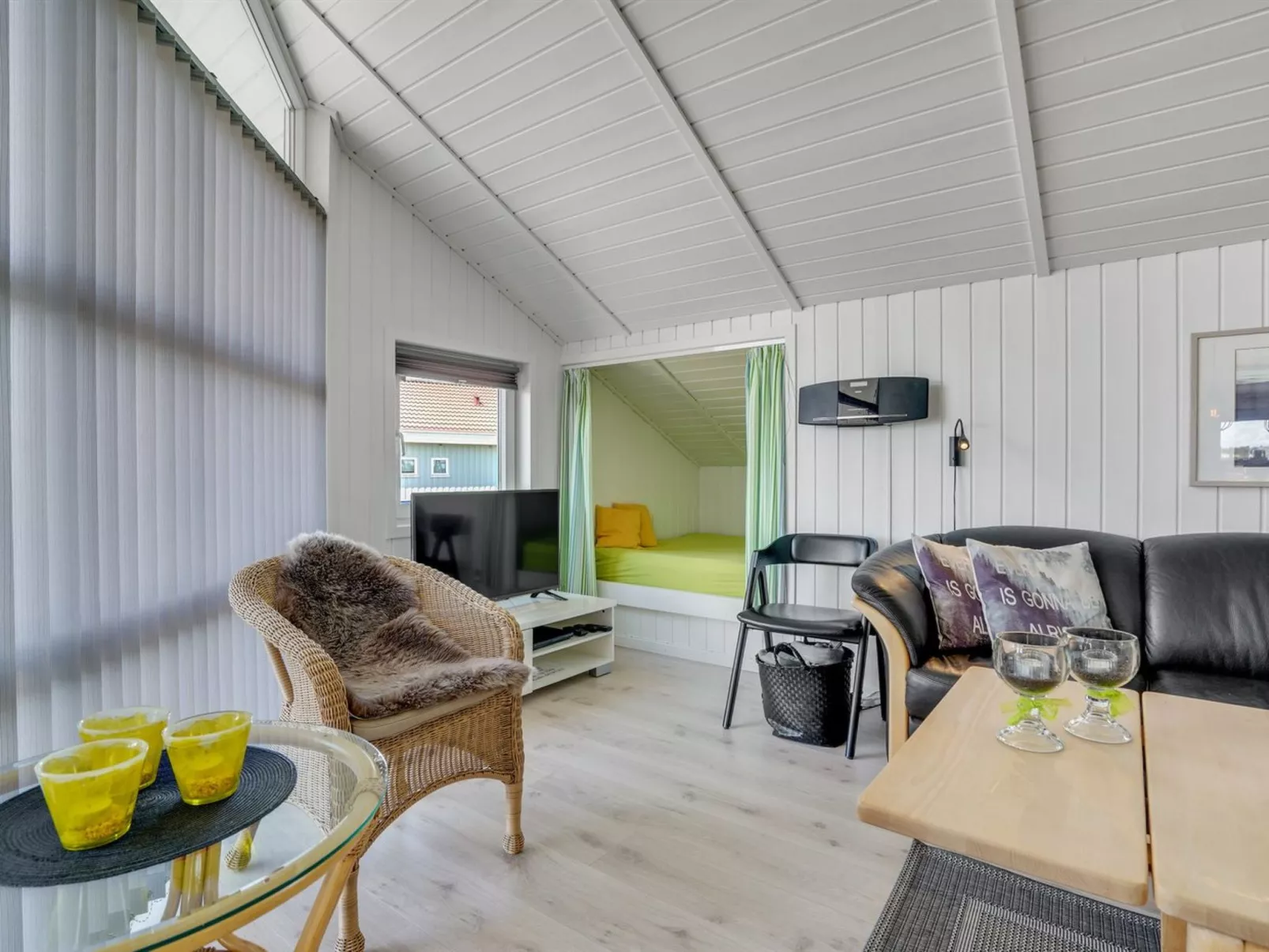 "Freek" - 400m from the sea-Inside