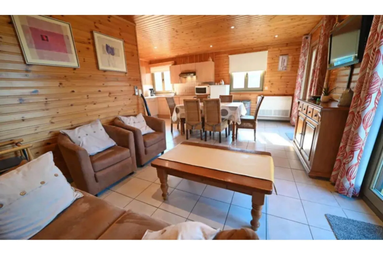 Pluton 4-Living room
