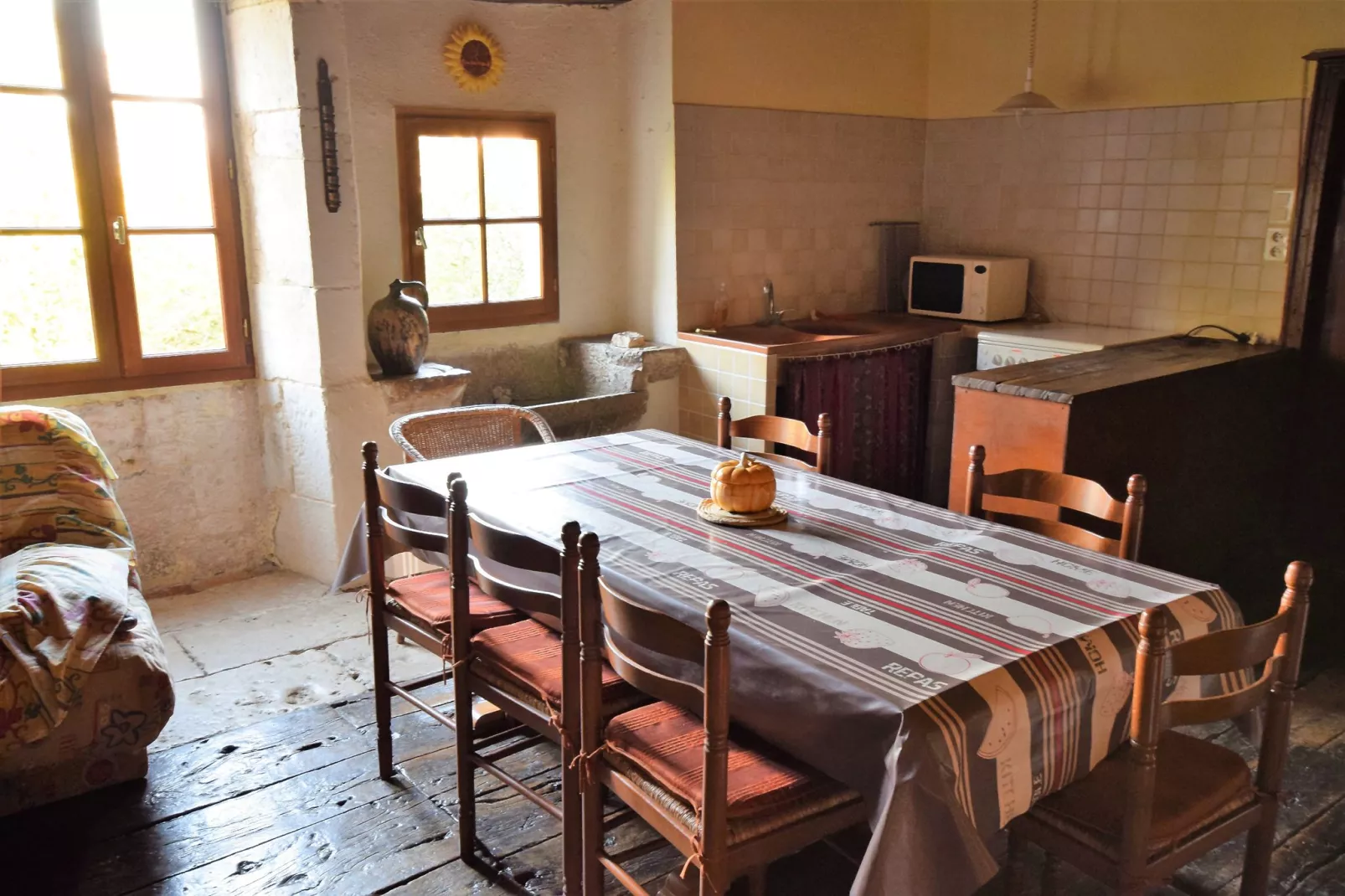 Les Fontanelles-Dining room