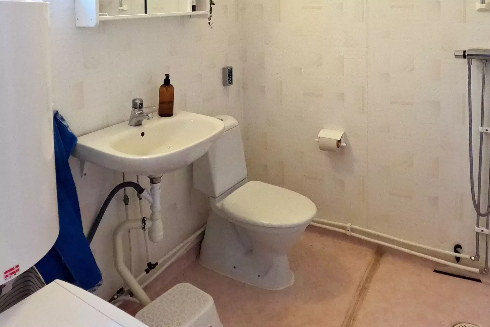 6 person holiday home in SKINNSKATTEBERG-Indoor