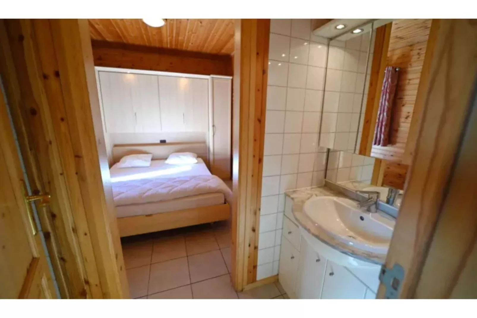 Pluton 4-Bathroom