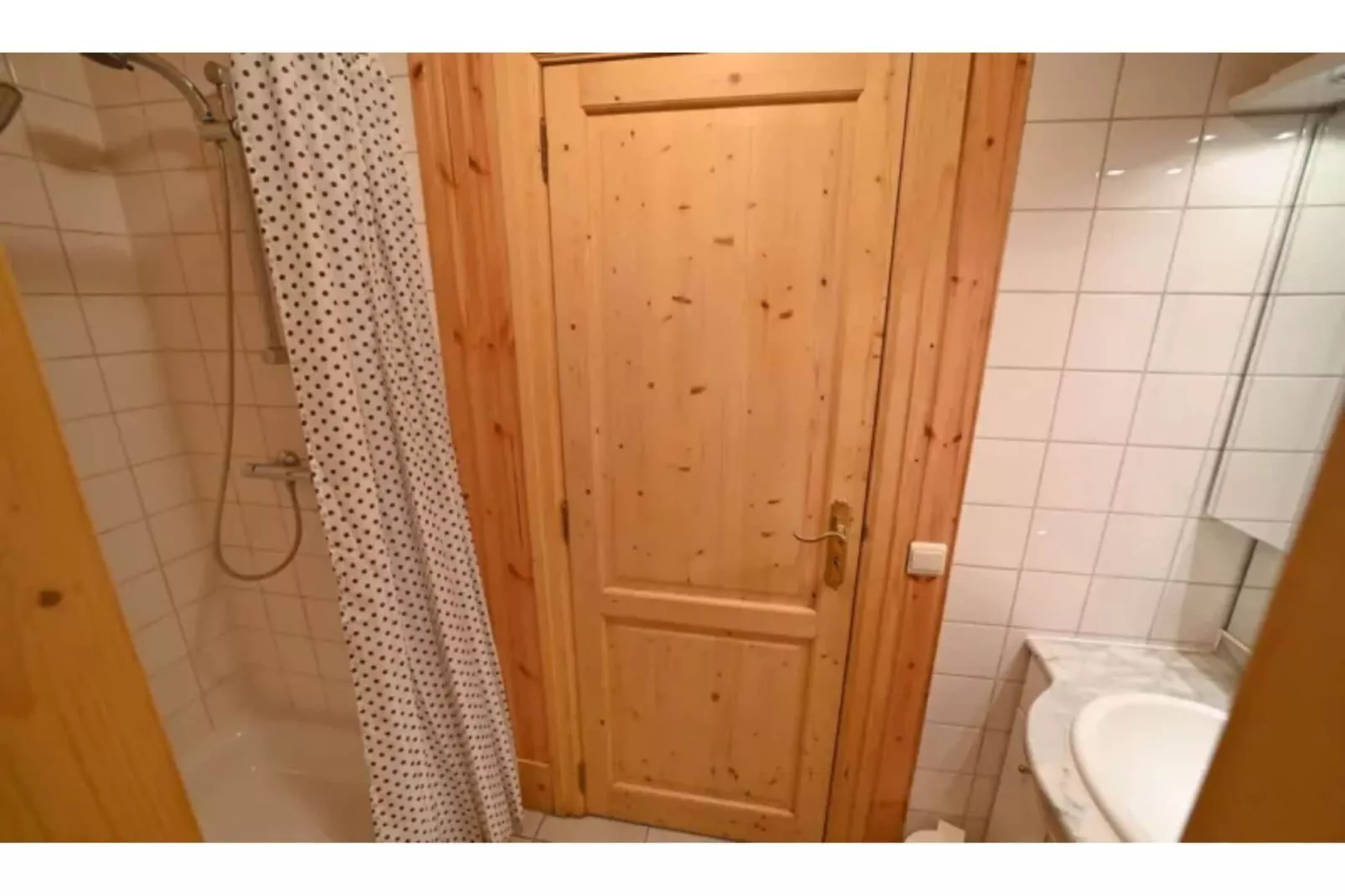 Pluton 4-Bathroom