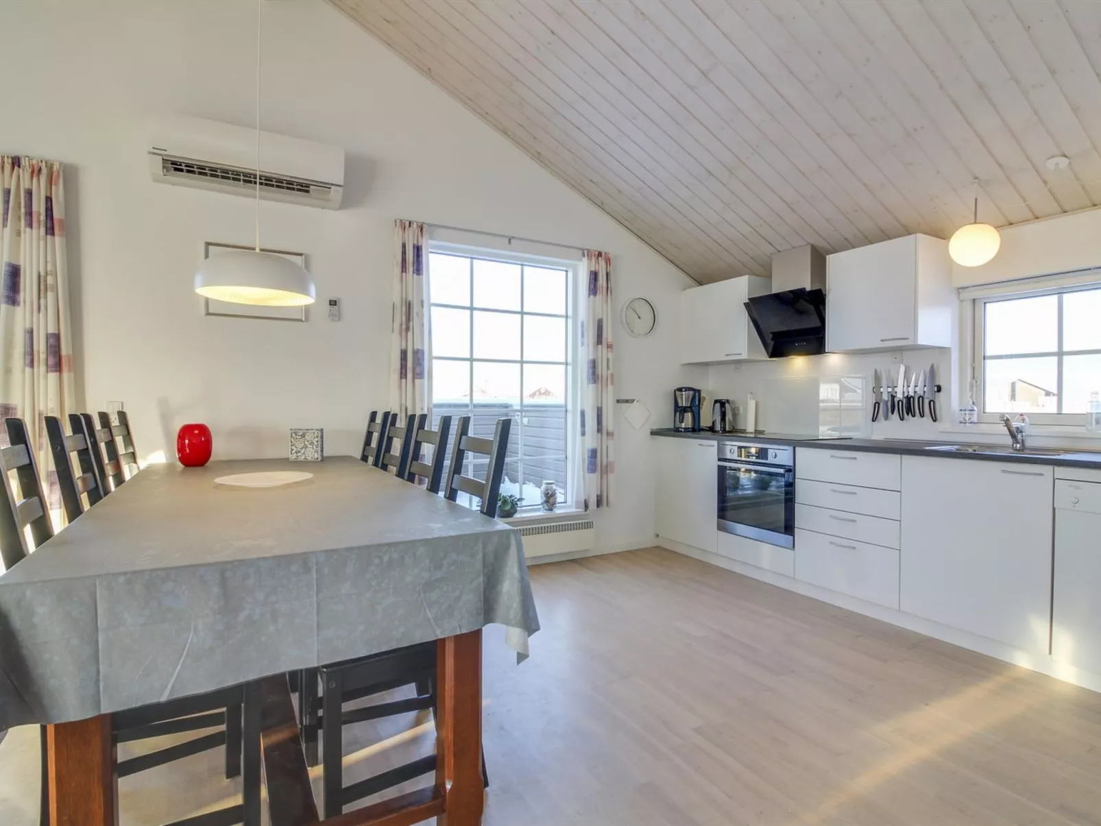 "Anya" - 650m from the sea-Inside