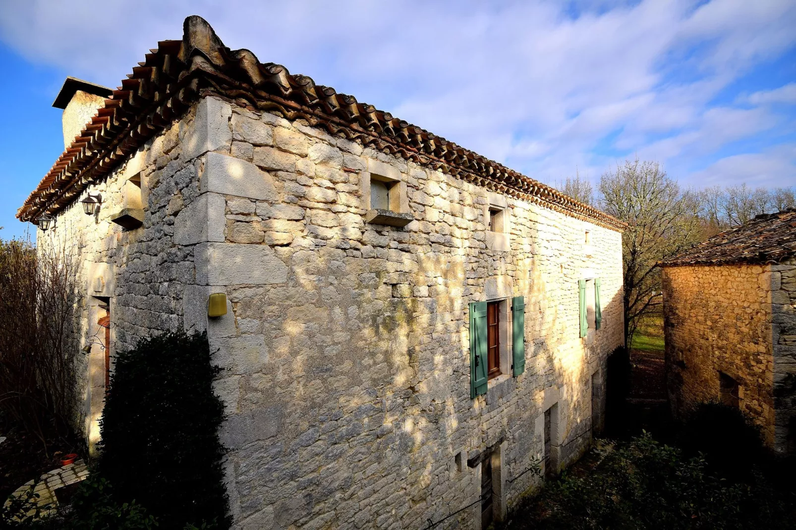 Les Fontanelles-Exterior summer