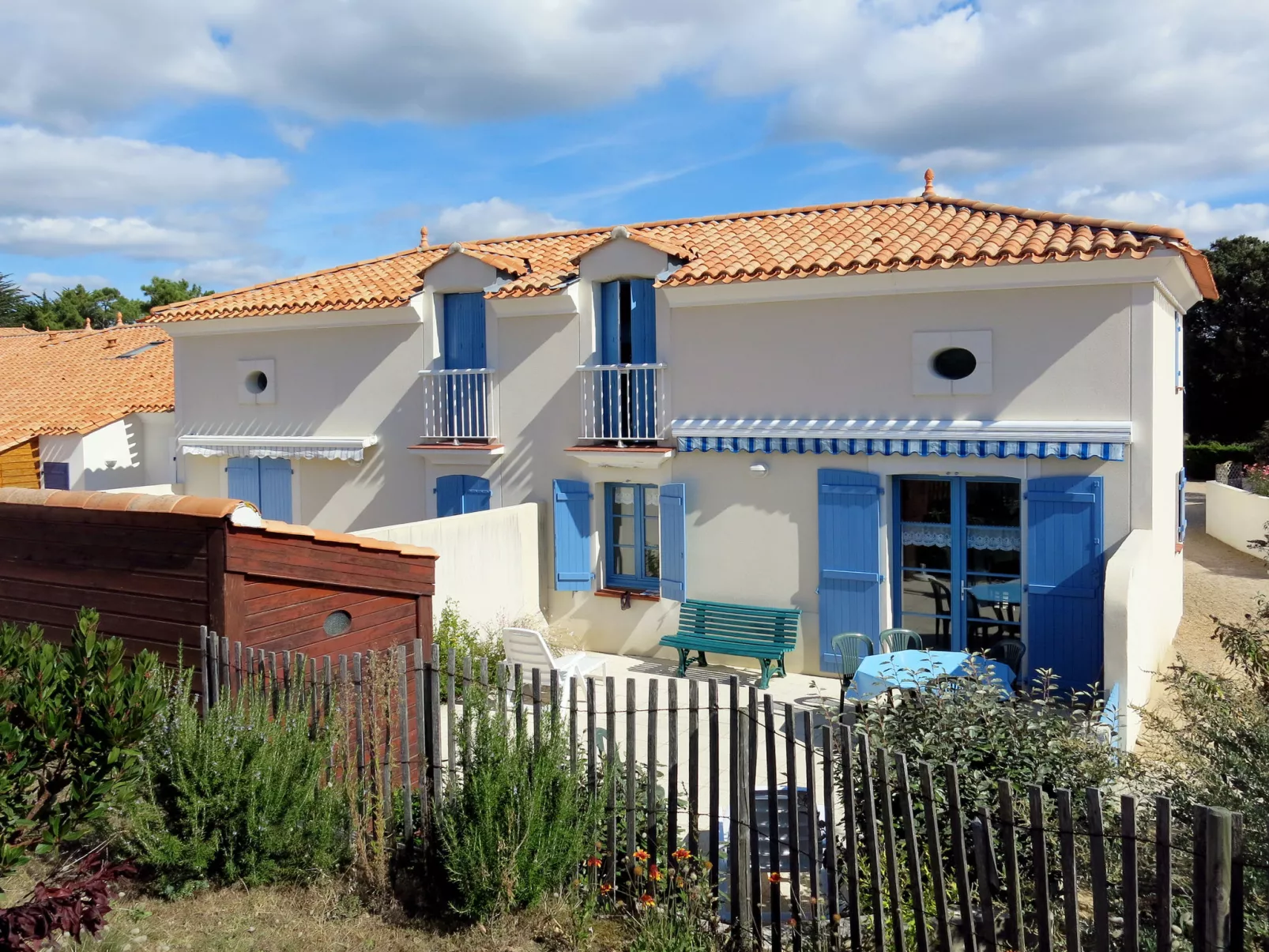 Les Mas de St. Hilaire-Outside