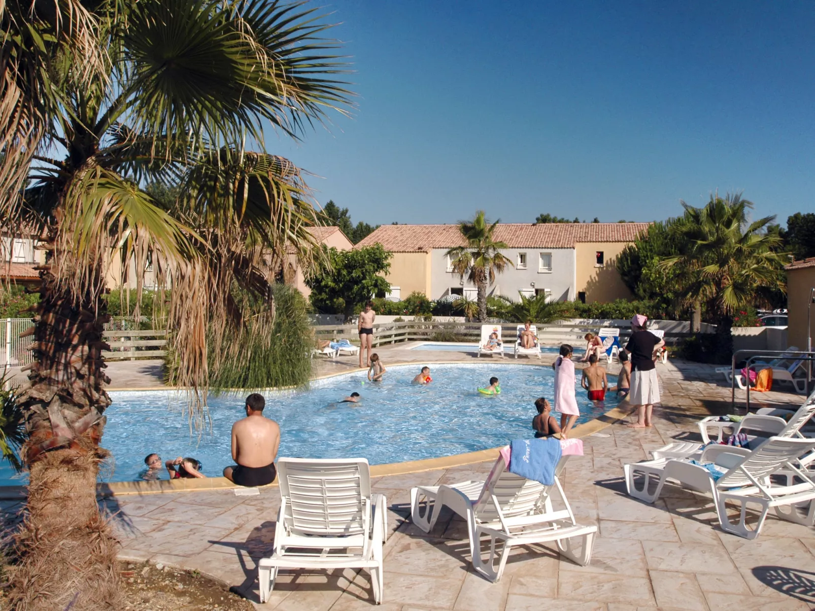 Le Grand Bleu-Outside