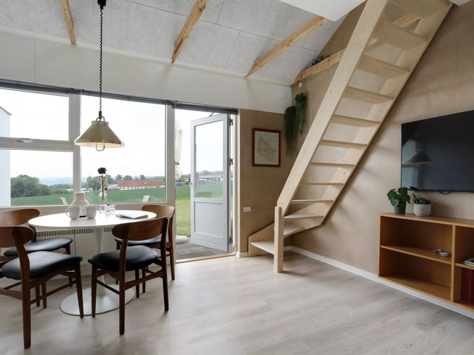 "Roger" - 400m from the sea-Inside