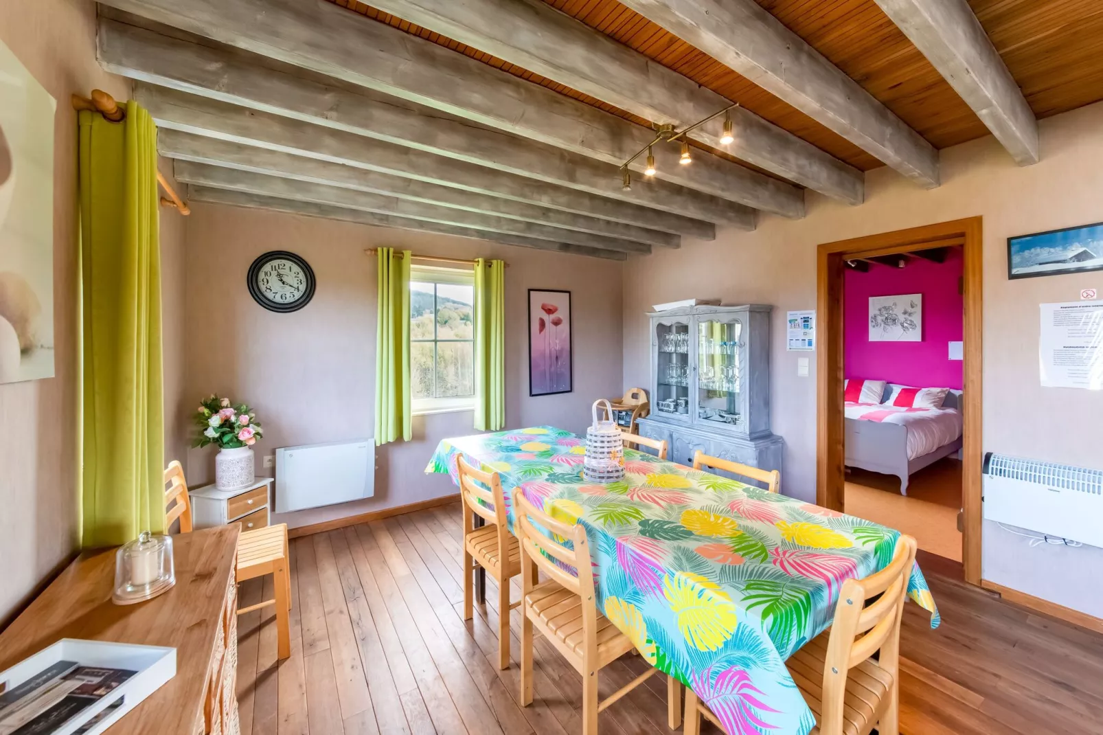 La Vallée des Daims-Dining room