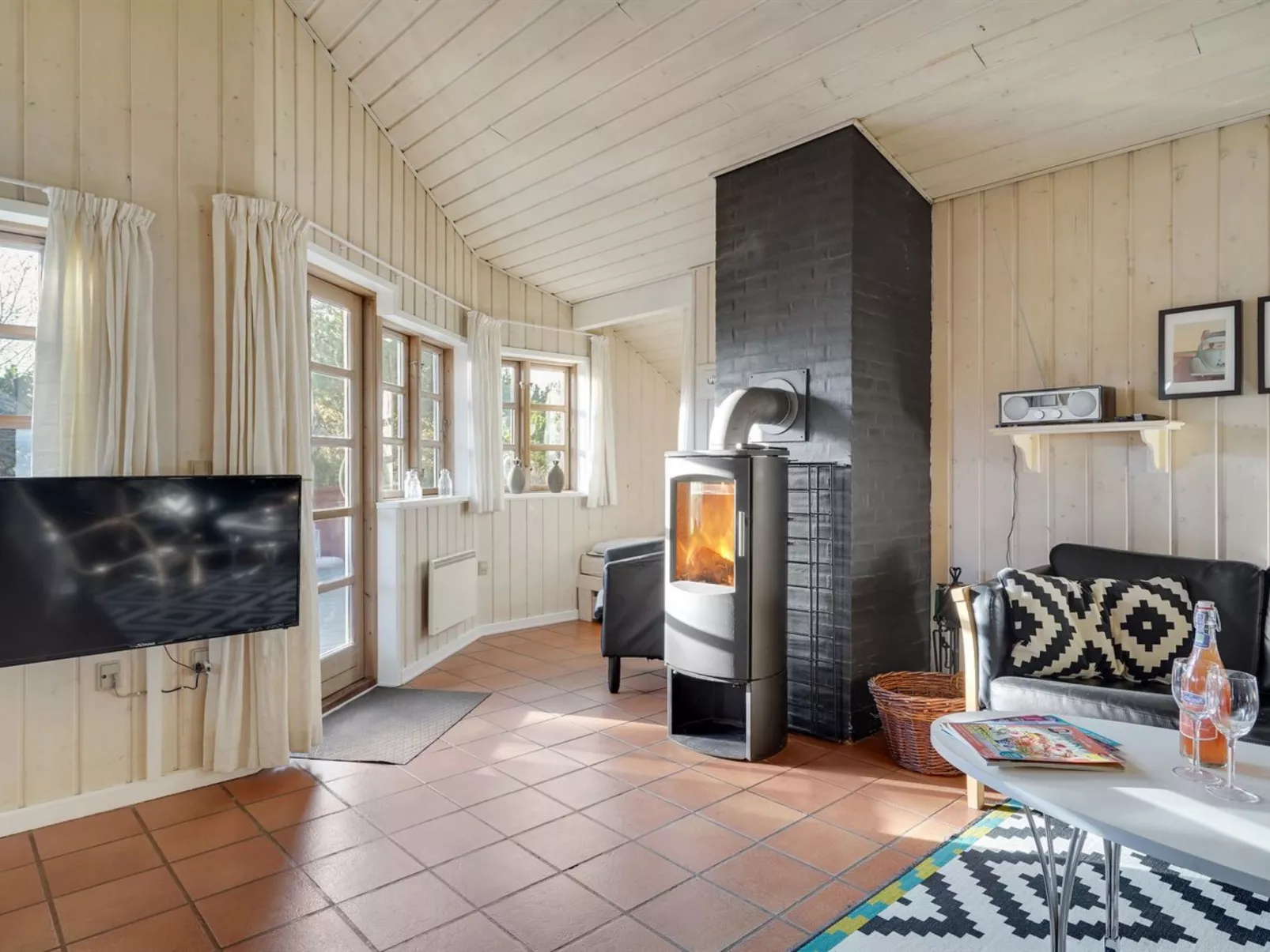 "Heralda" - 3.3km from the sea-Inside