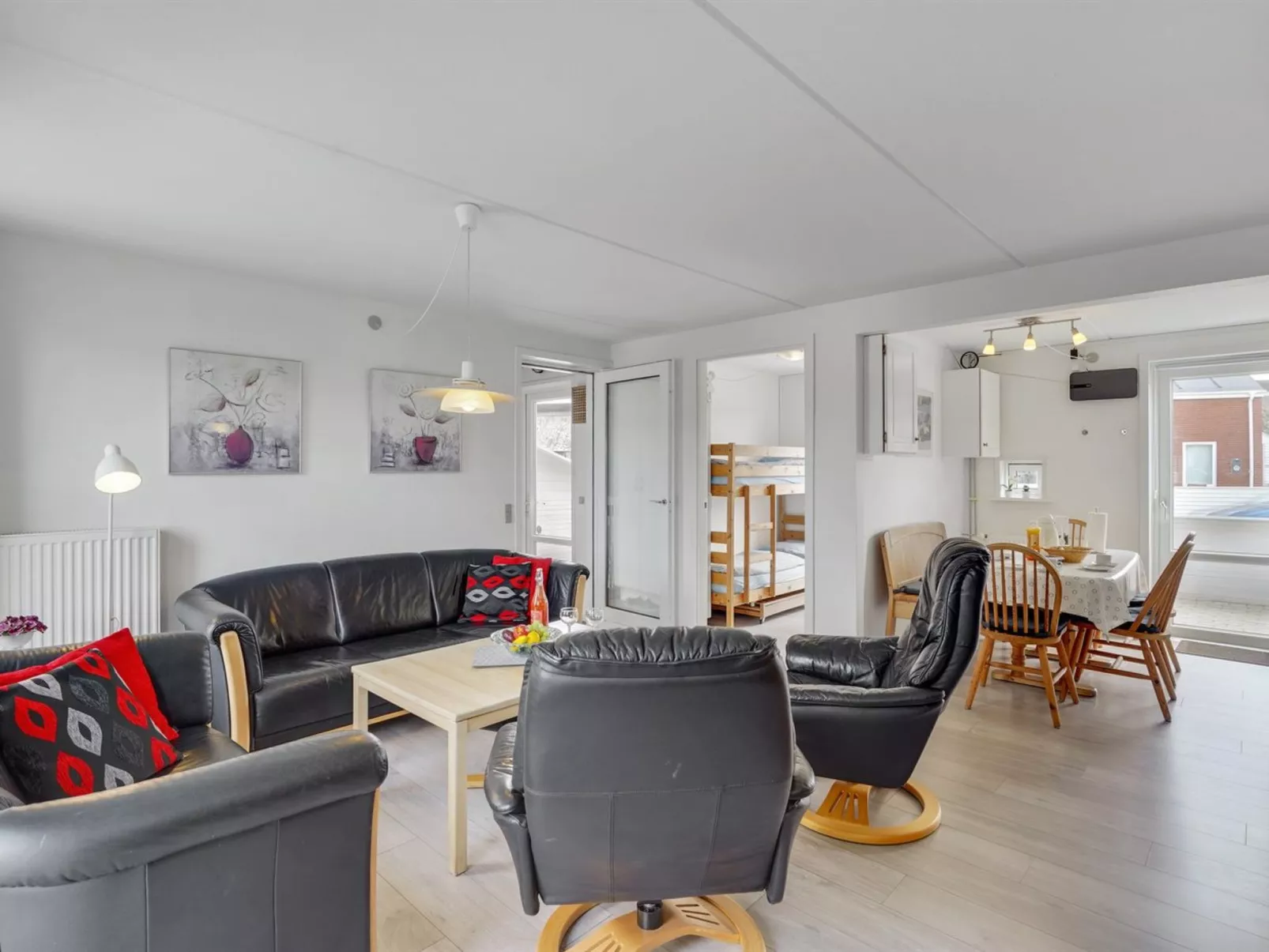"Mariam" - 2.3km from the sea-Inside