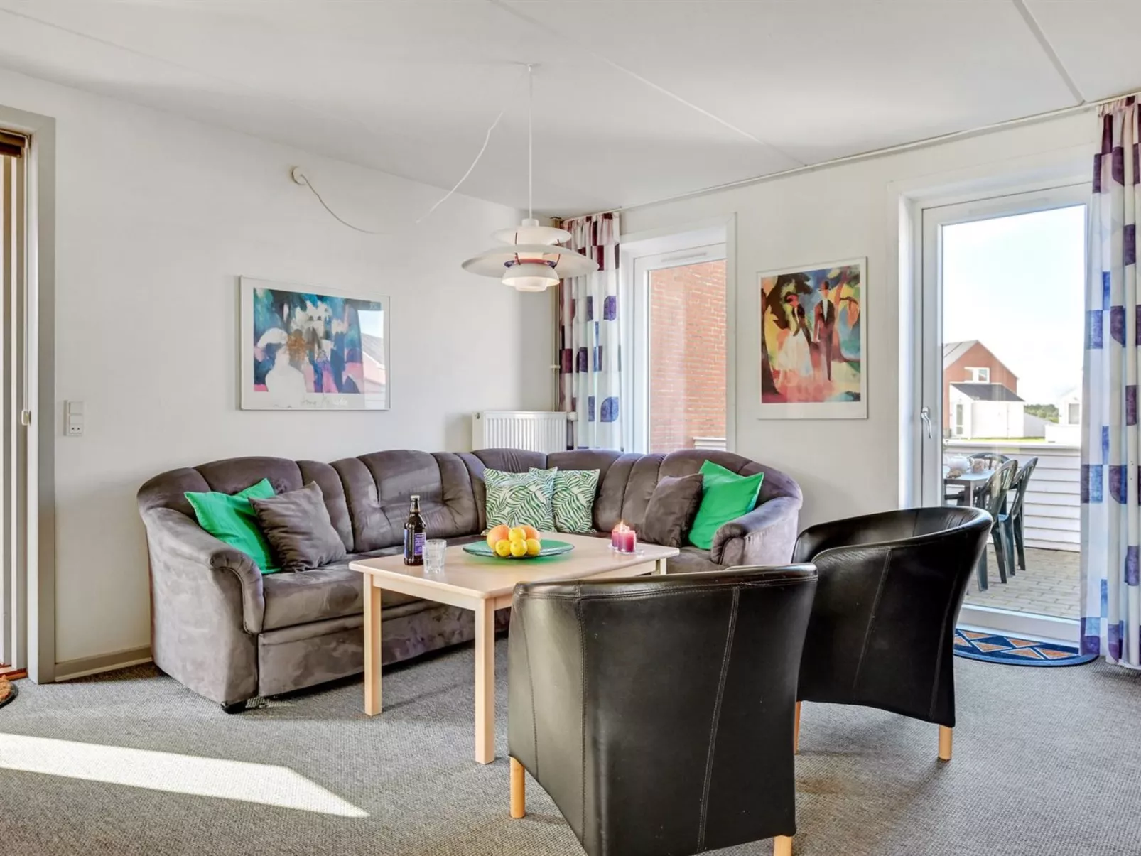 "Odger" - 2.3km from the sea-Inside