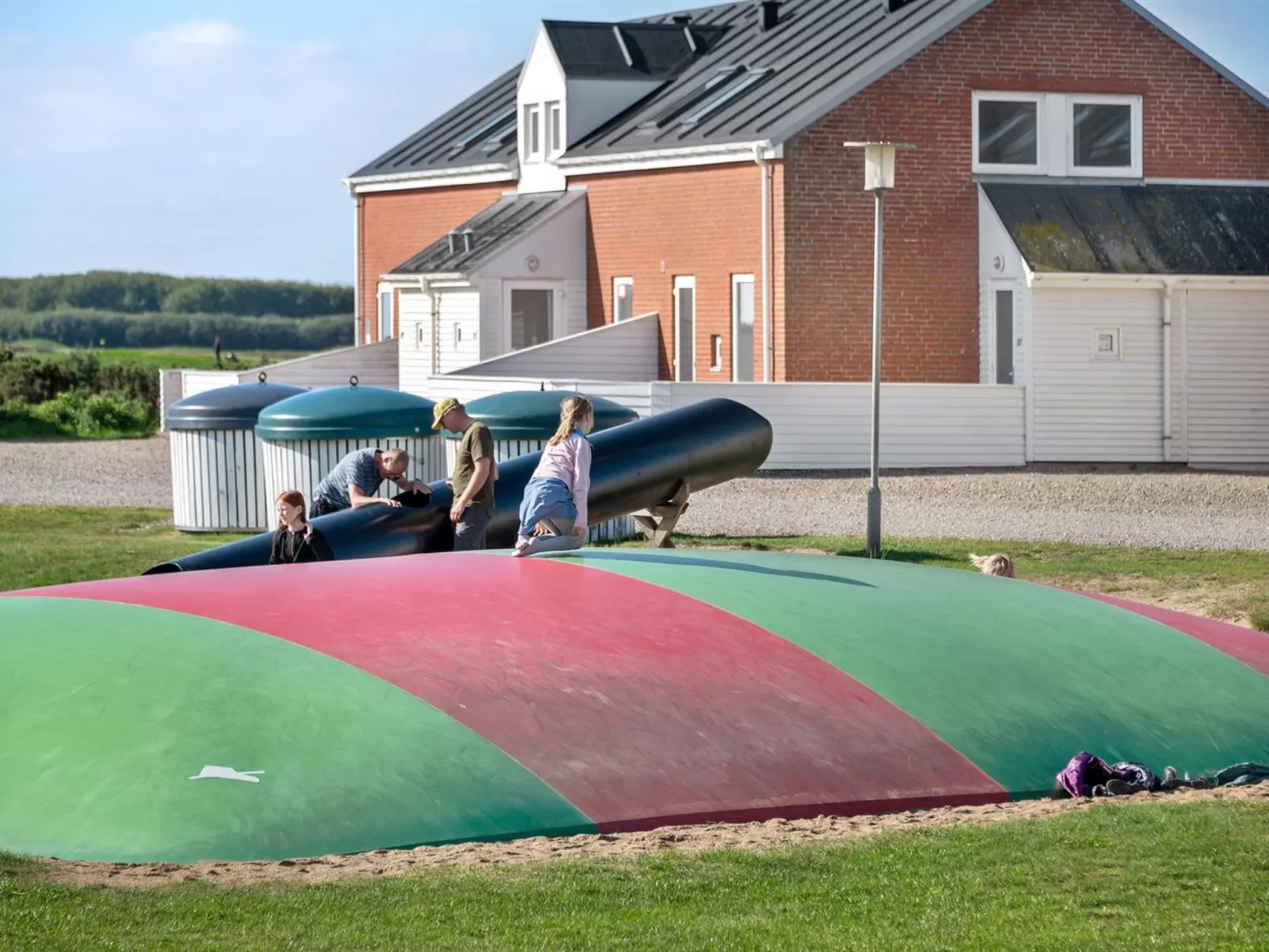 "Odger" - 2.3km from the sea-Inside