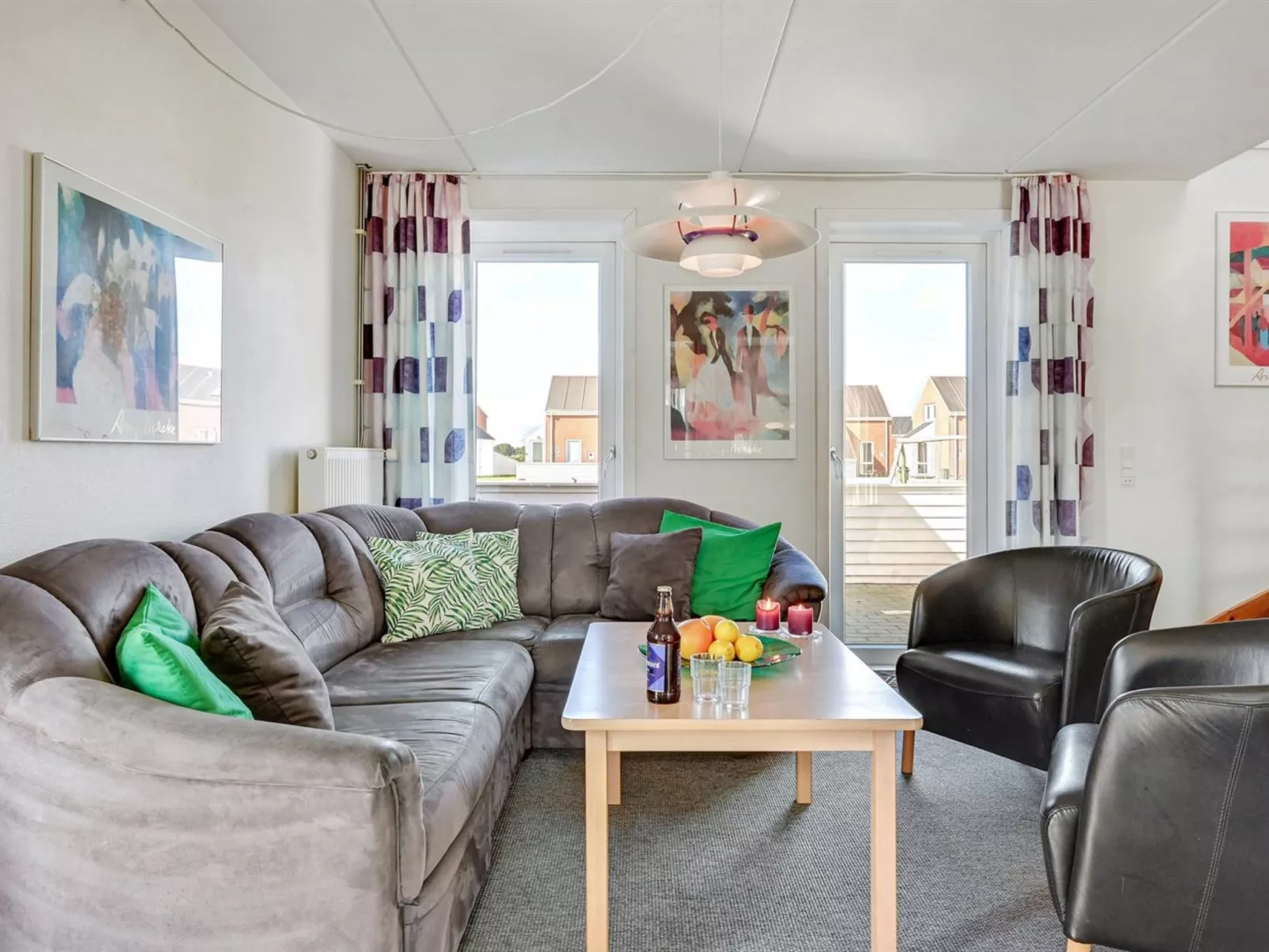 "Odger" - 2.3km from the sea-Inside