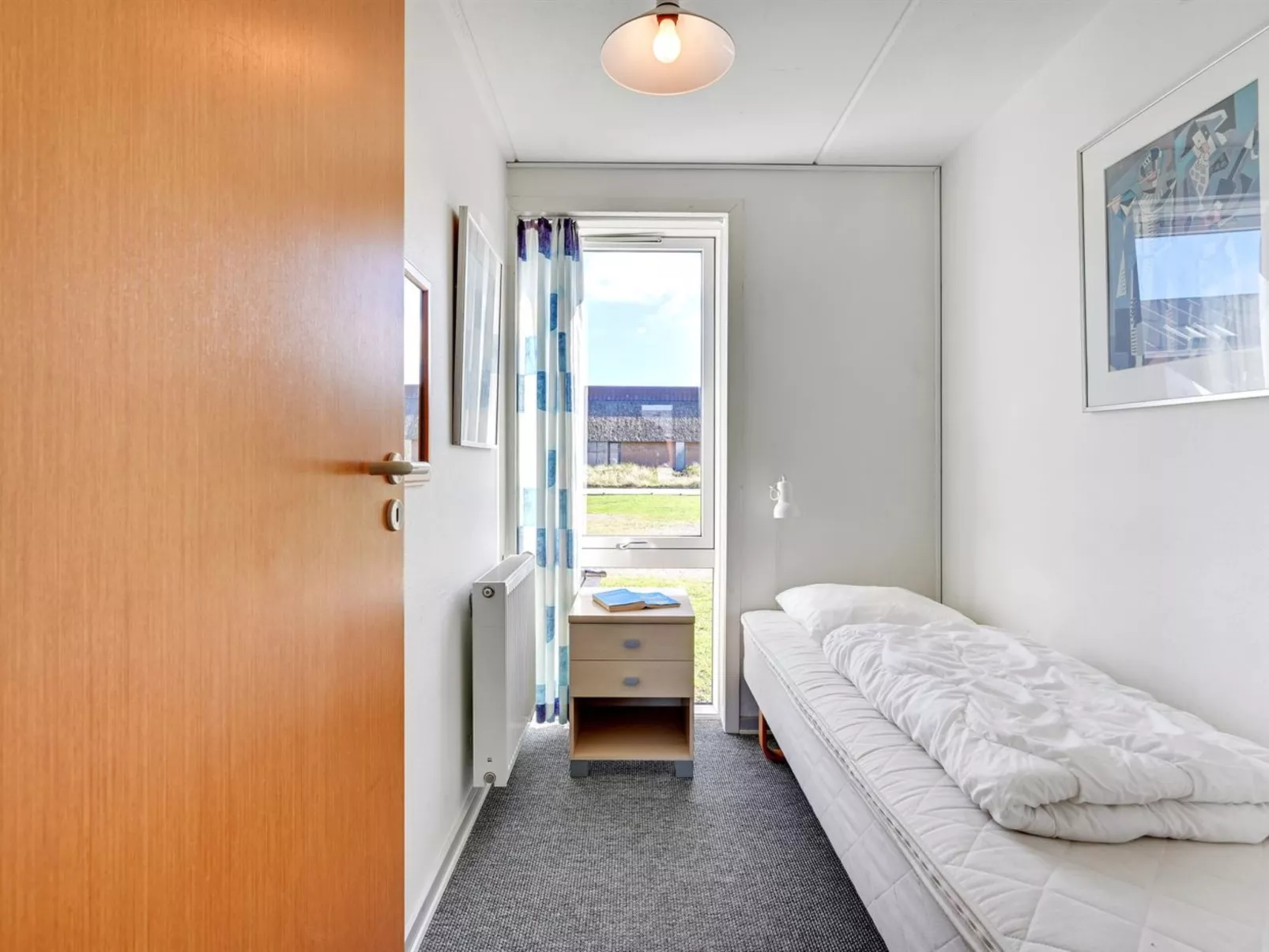 "Odger" - 2.3km from the sea-Inside