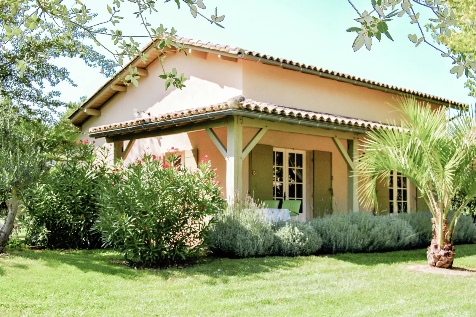 La Coquette-Exterior summer