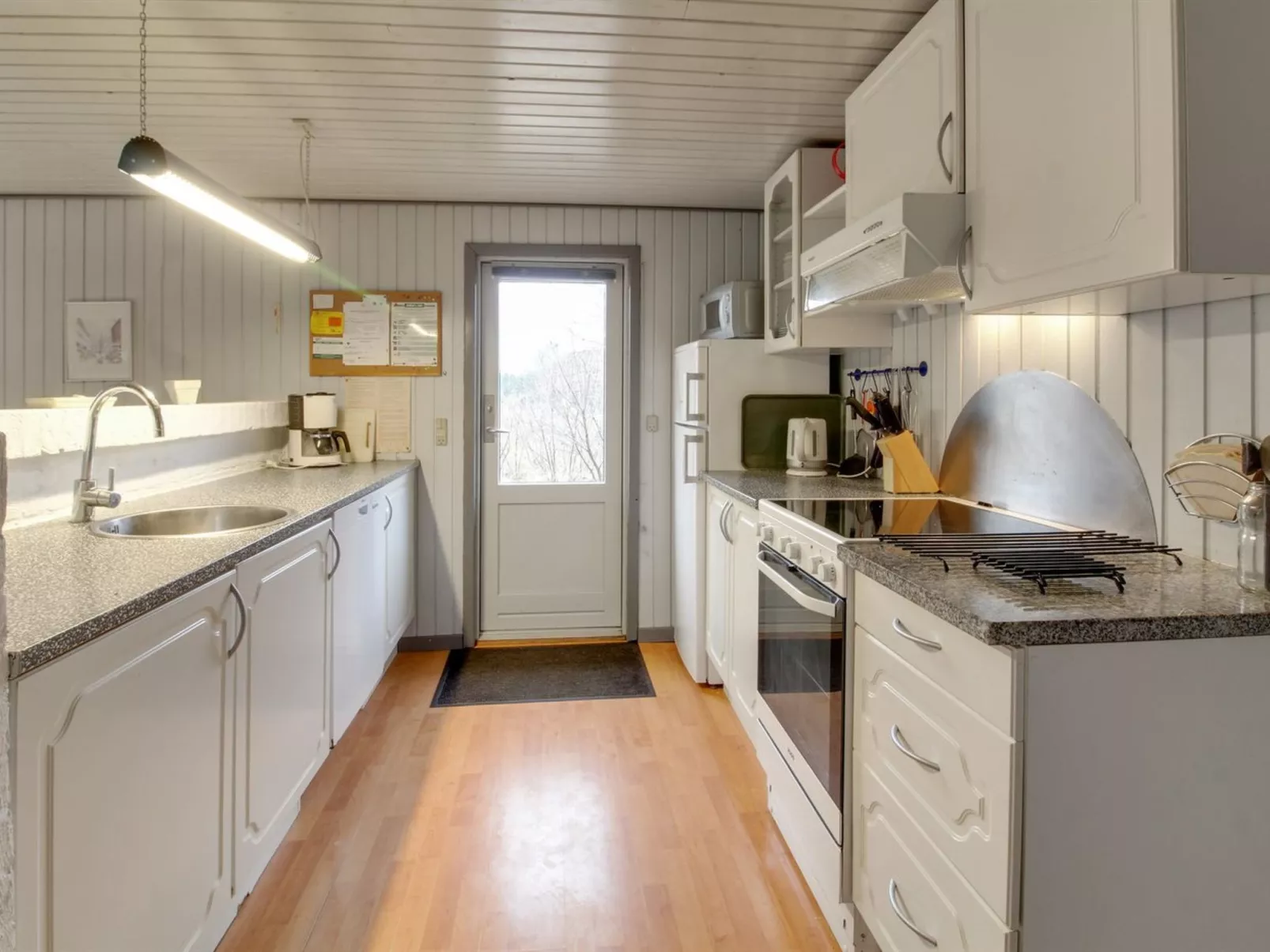 "Kabbi" - 2.6km from the sea-Inside