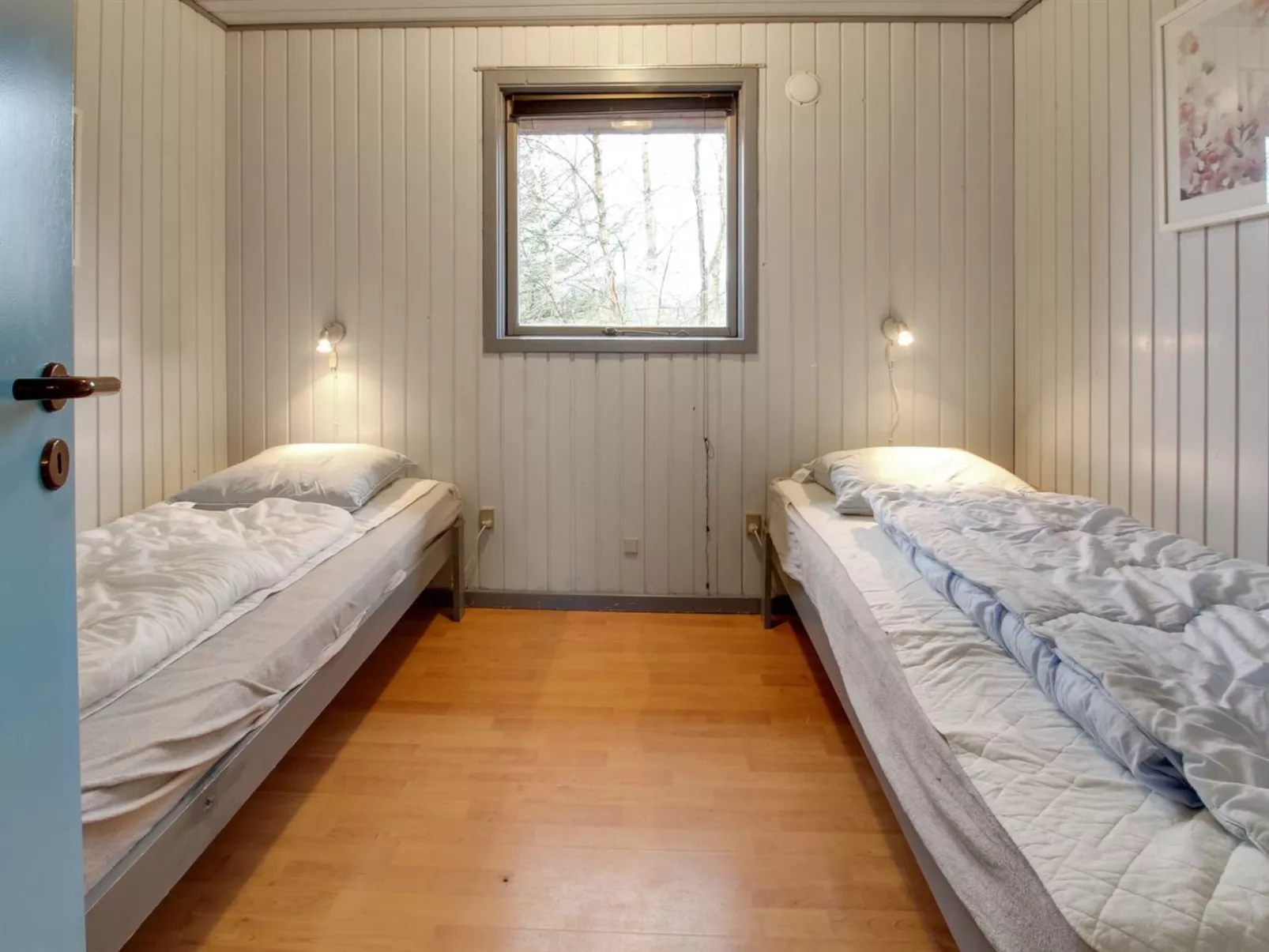 "Kabbi" - 2.6km from the sea-Inside